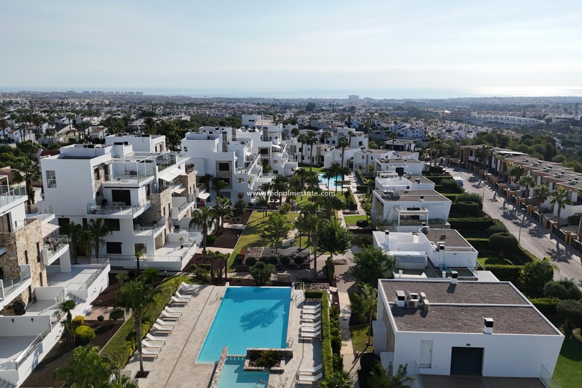 Resale - Villa -
Orihuela Costa - Inland