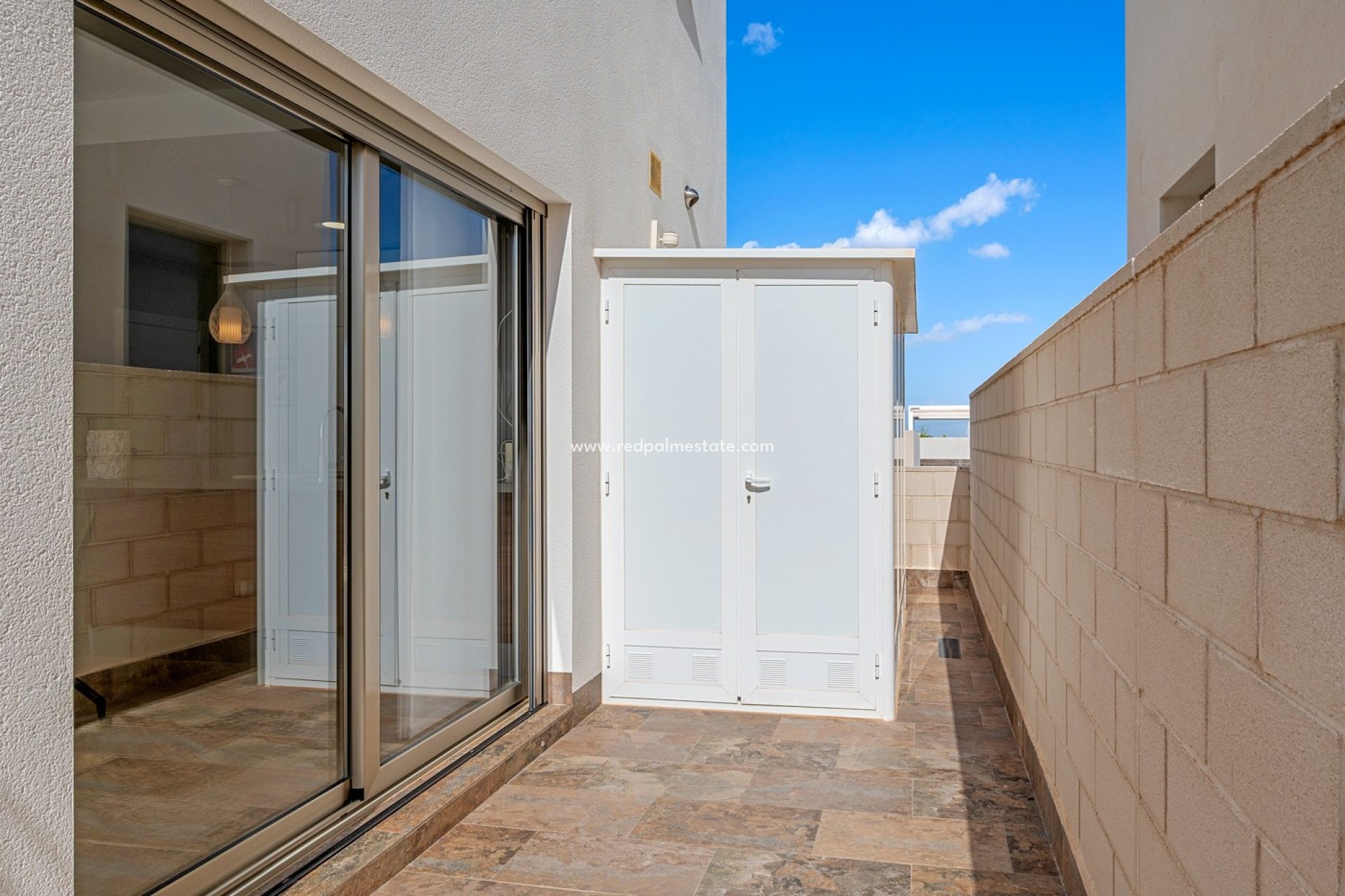 Resale - Villa -
Orihuela Costa - Inland