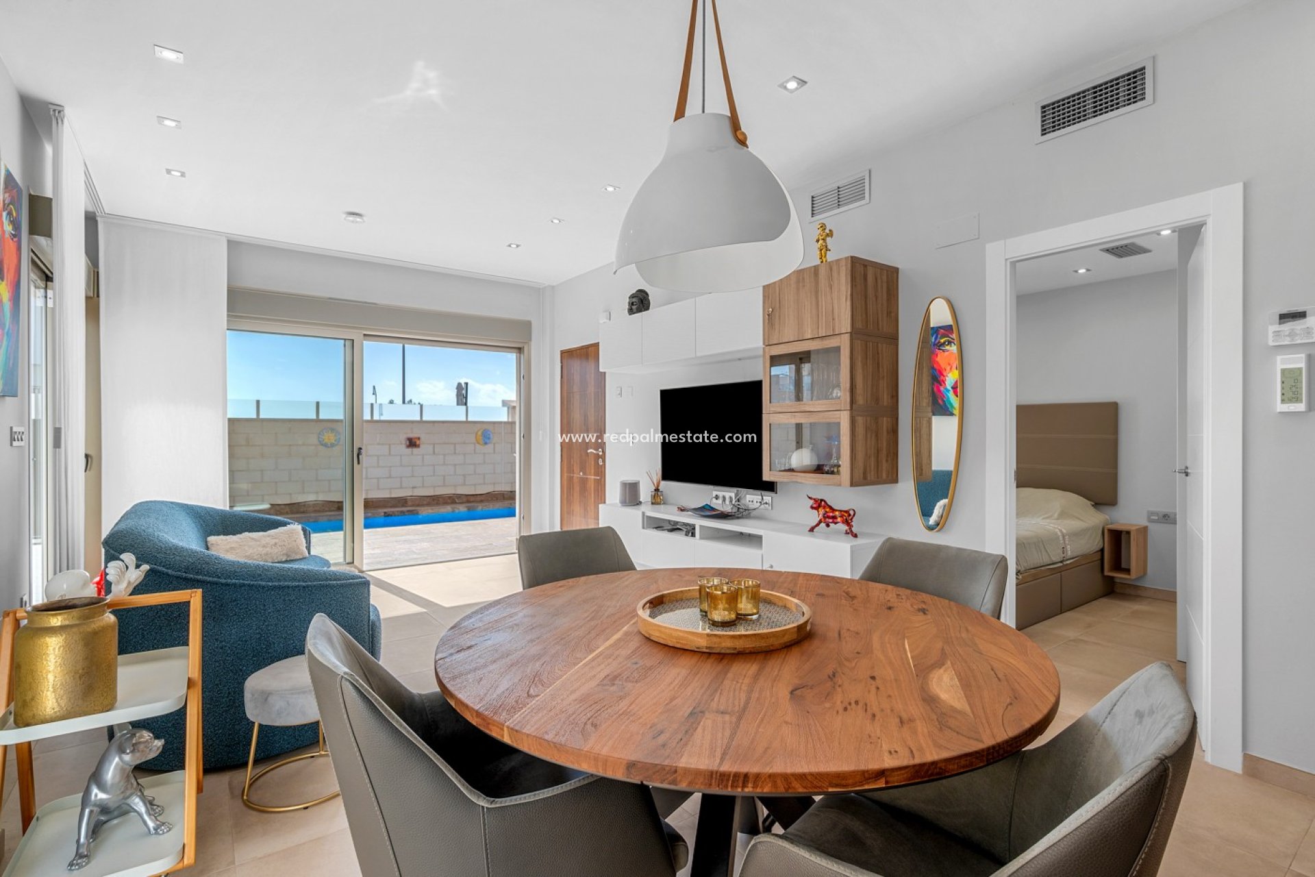 Resale - Villa -
Orihuela Costa - Inland