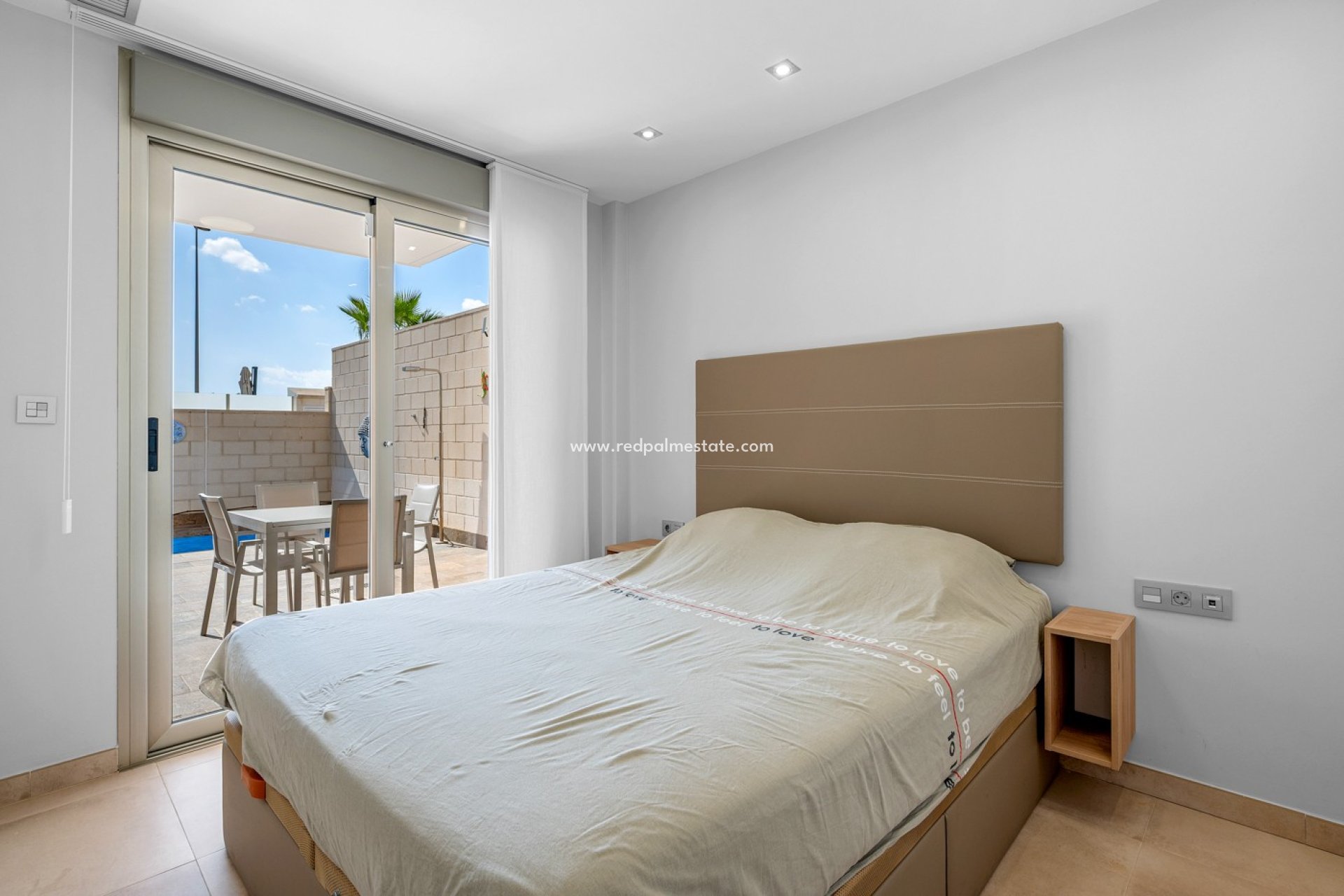 Resale - Villa -
Orihuela Costa - Inland