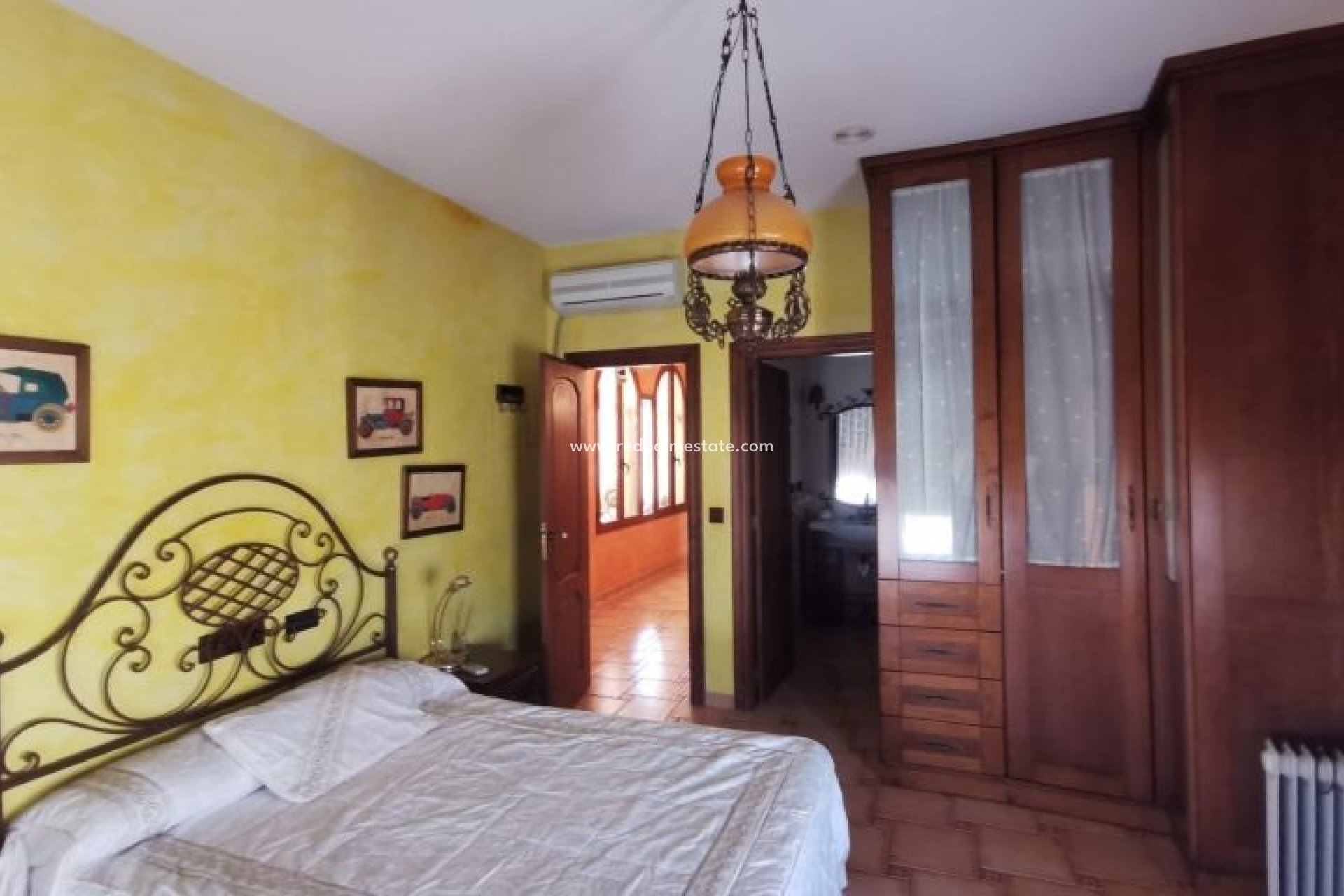 Resale - Villa -
Orihuela Costa - Inland