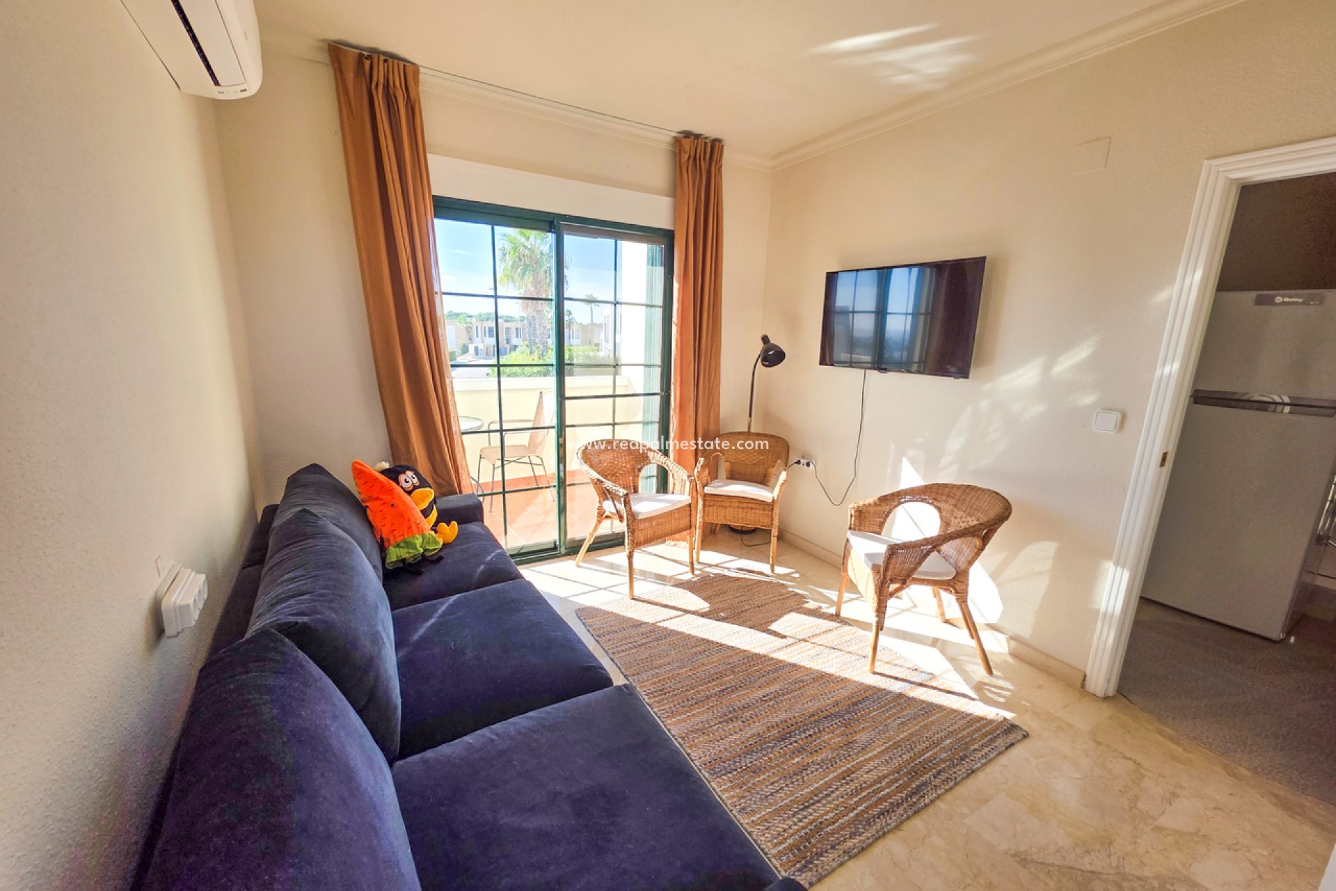 Resale - Villa -
Orihuela Costa - Inland