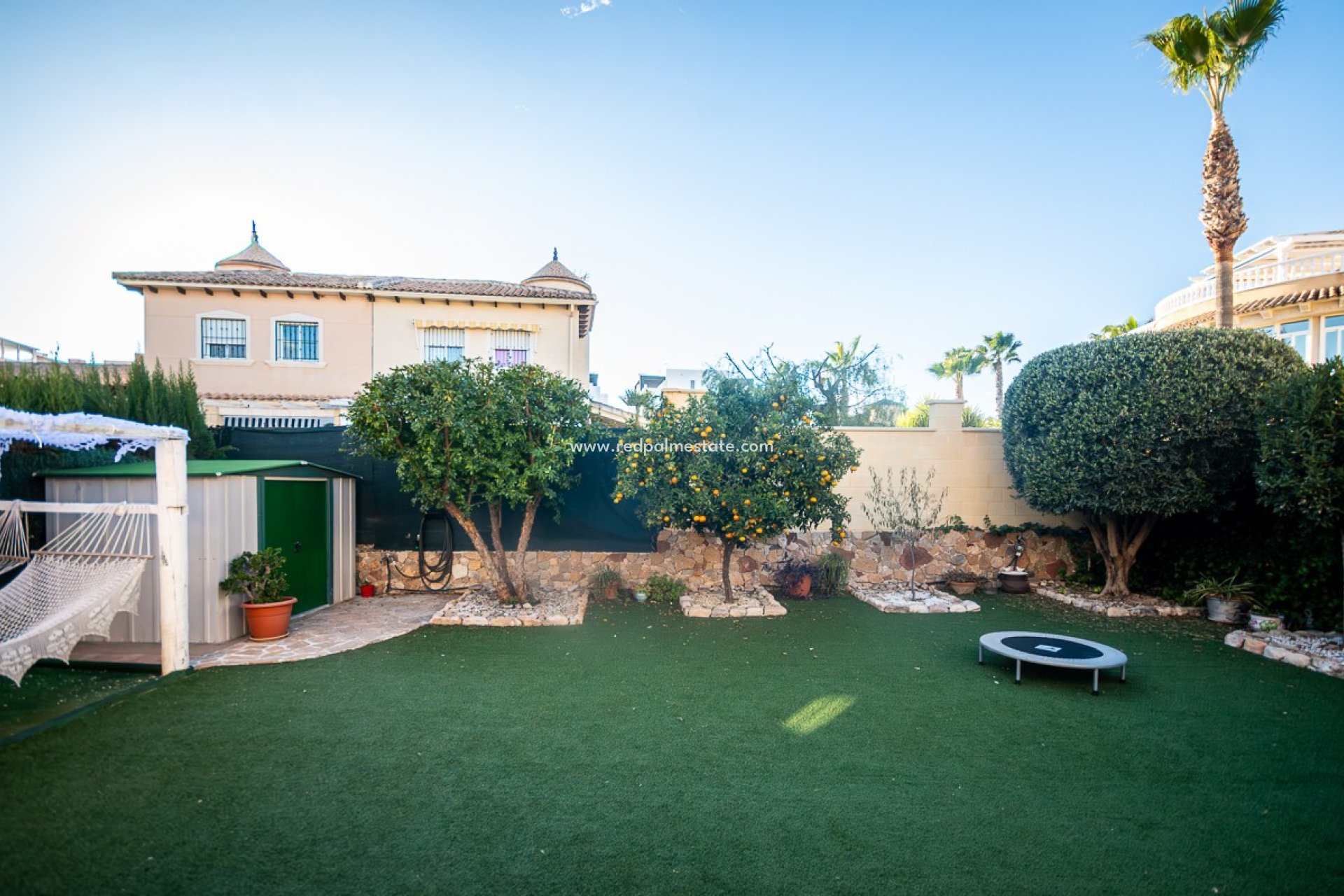 Resale - Villa -
Orihuela Costa - Inland