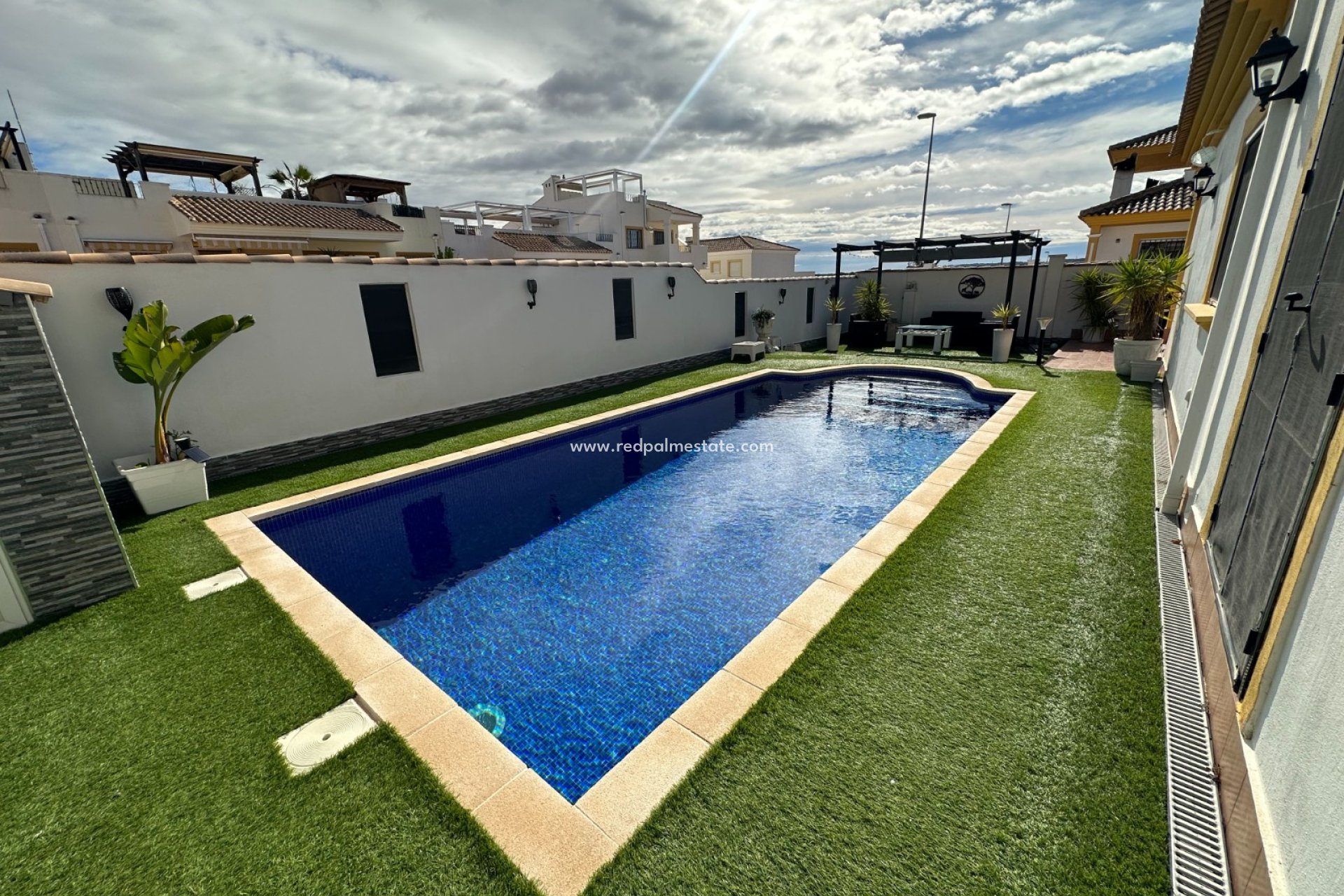 Resale - Villa -
Orihuela Costa - Inland