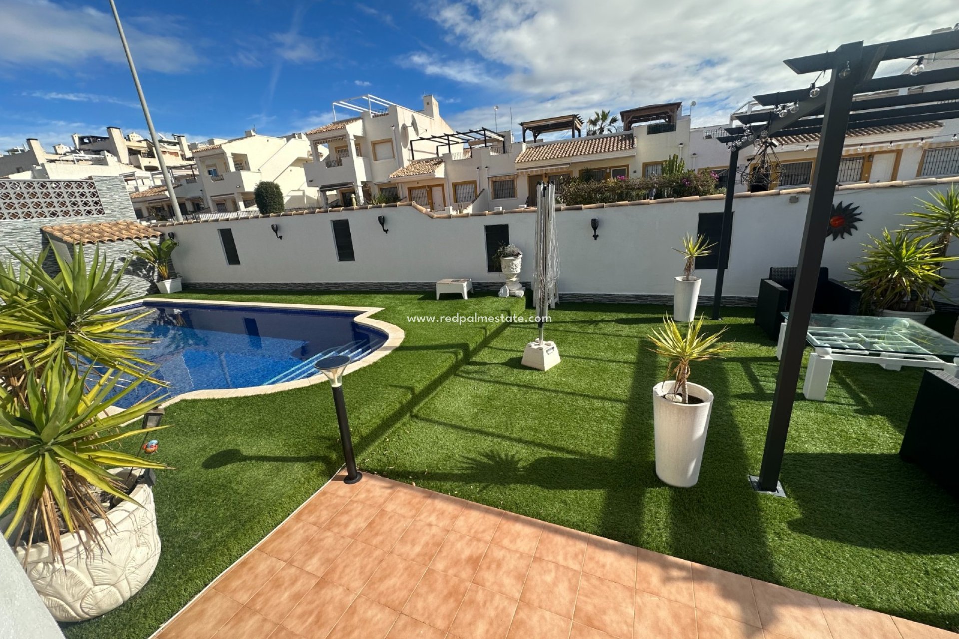 Resale - Villa -
Orihuela Costa - Inland