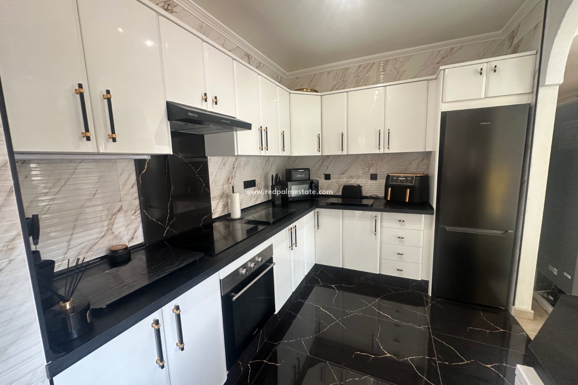 Resale - Villa -
Orihuela Costa - Inland