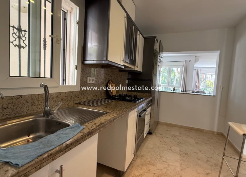 Resale - Villa -
Orihuela Costa - Inland