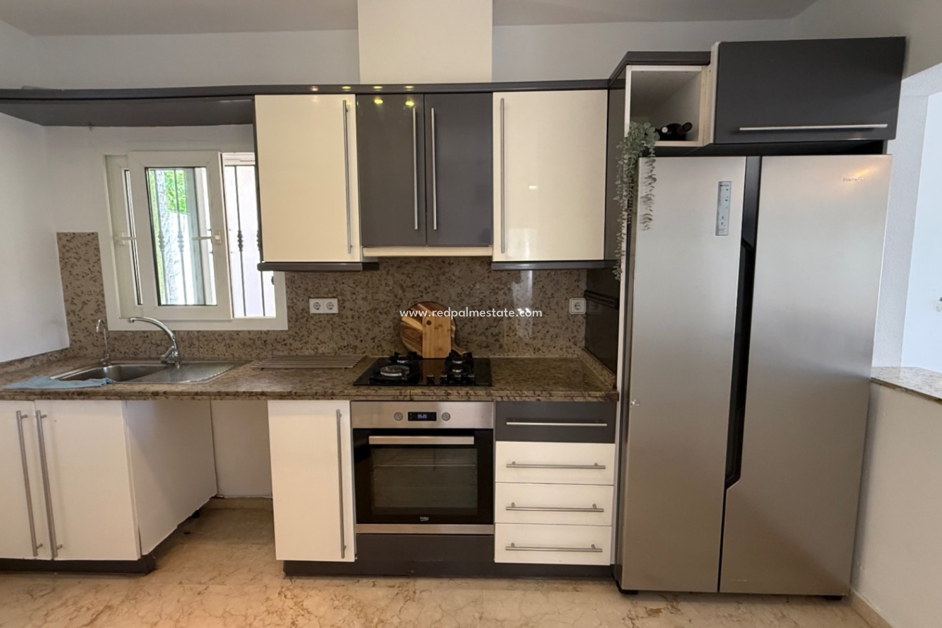 Resale - Villa -
Orihuela Costa - Inland