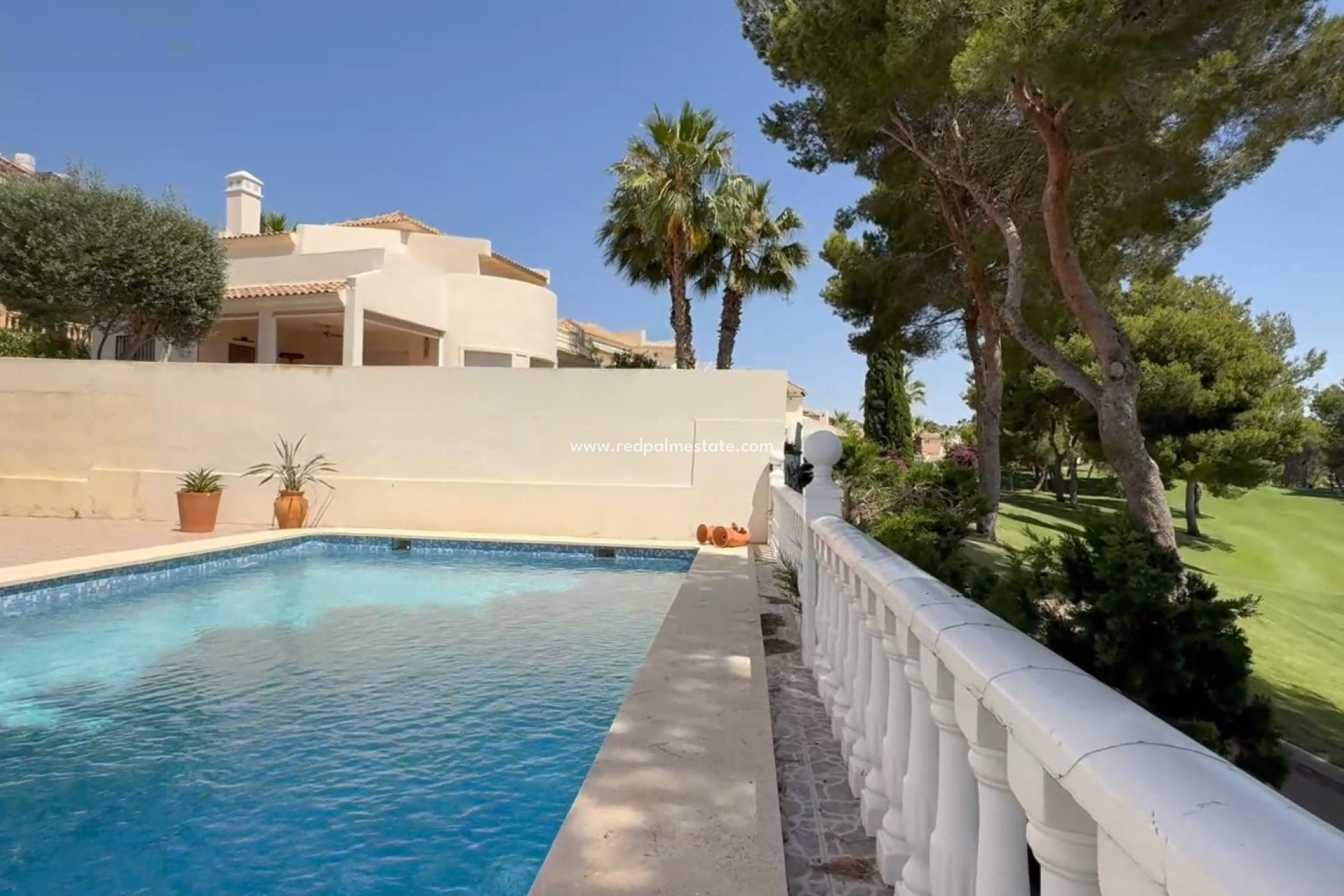 Resale - Villa -
Orihuela Costa - Inland
