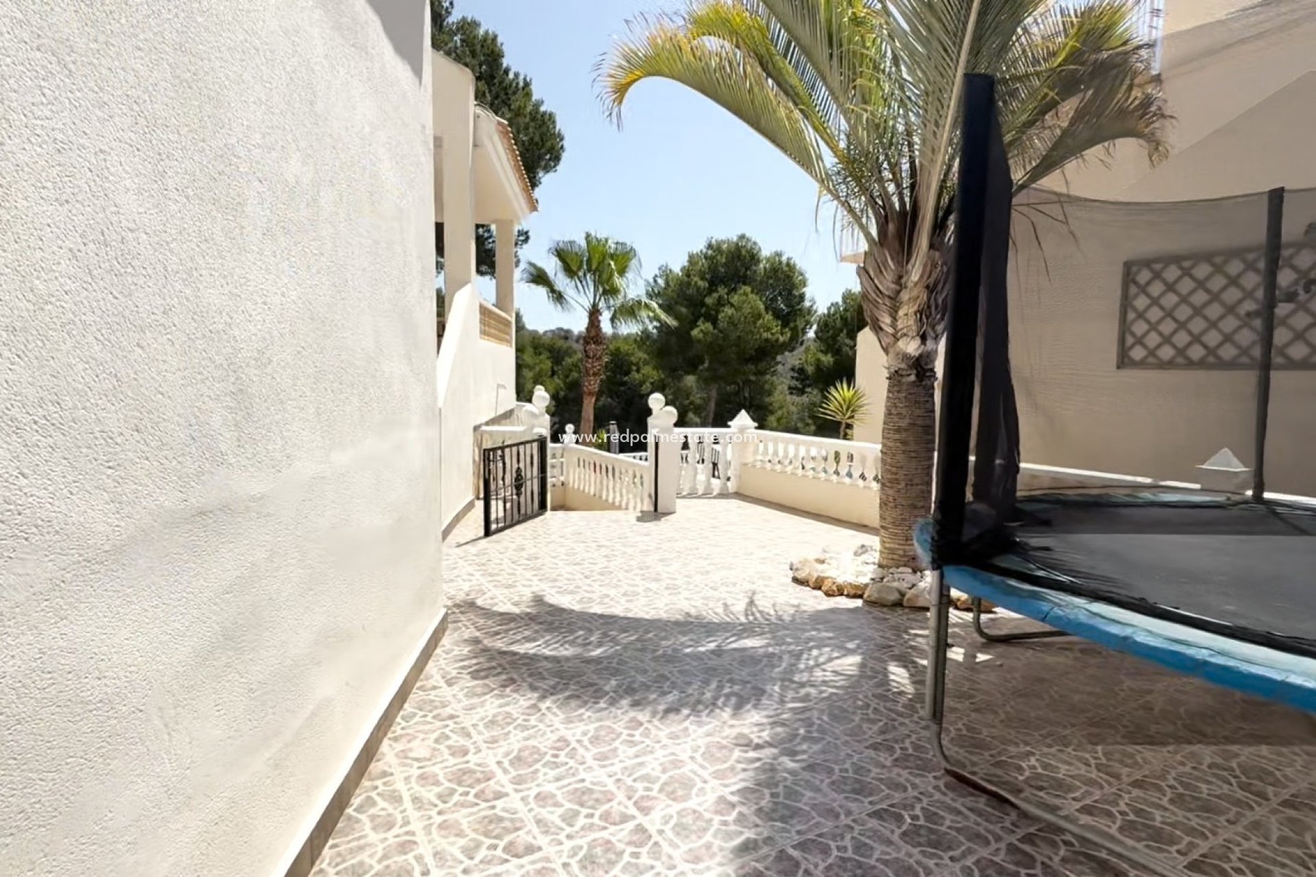 Resale - Villa -
Orihuela Costa - Inland