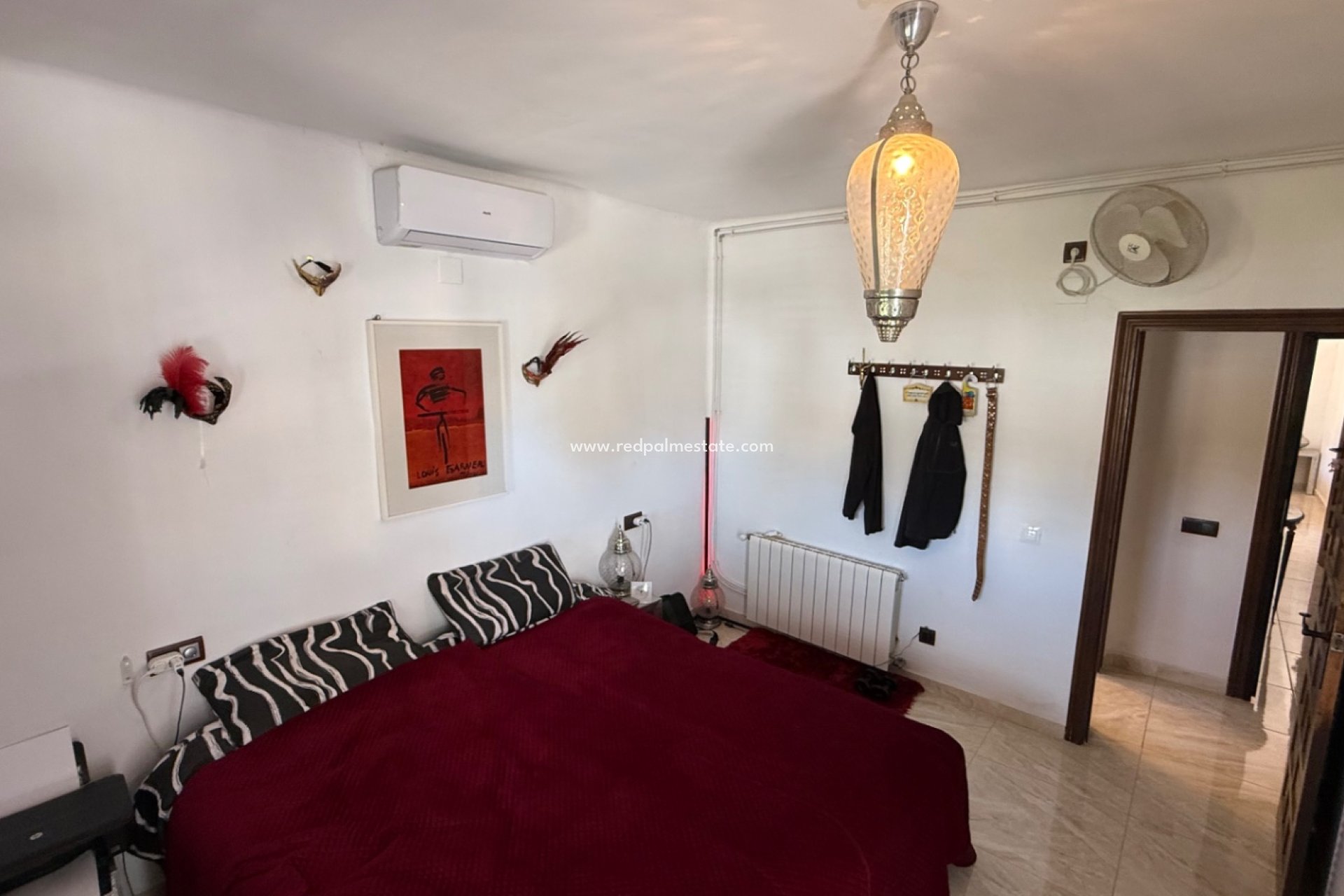 Resale - Villa -
Orihuela Costa - Inland