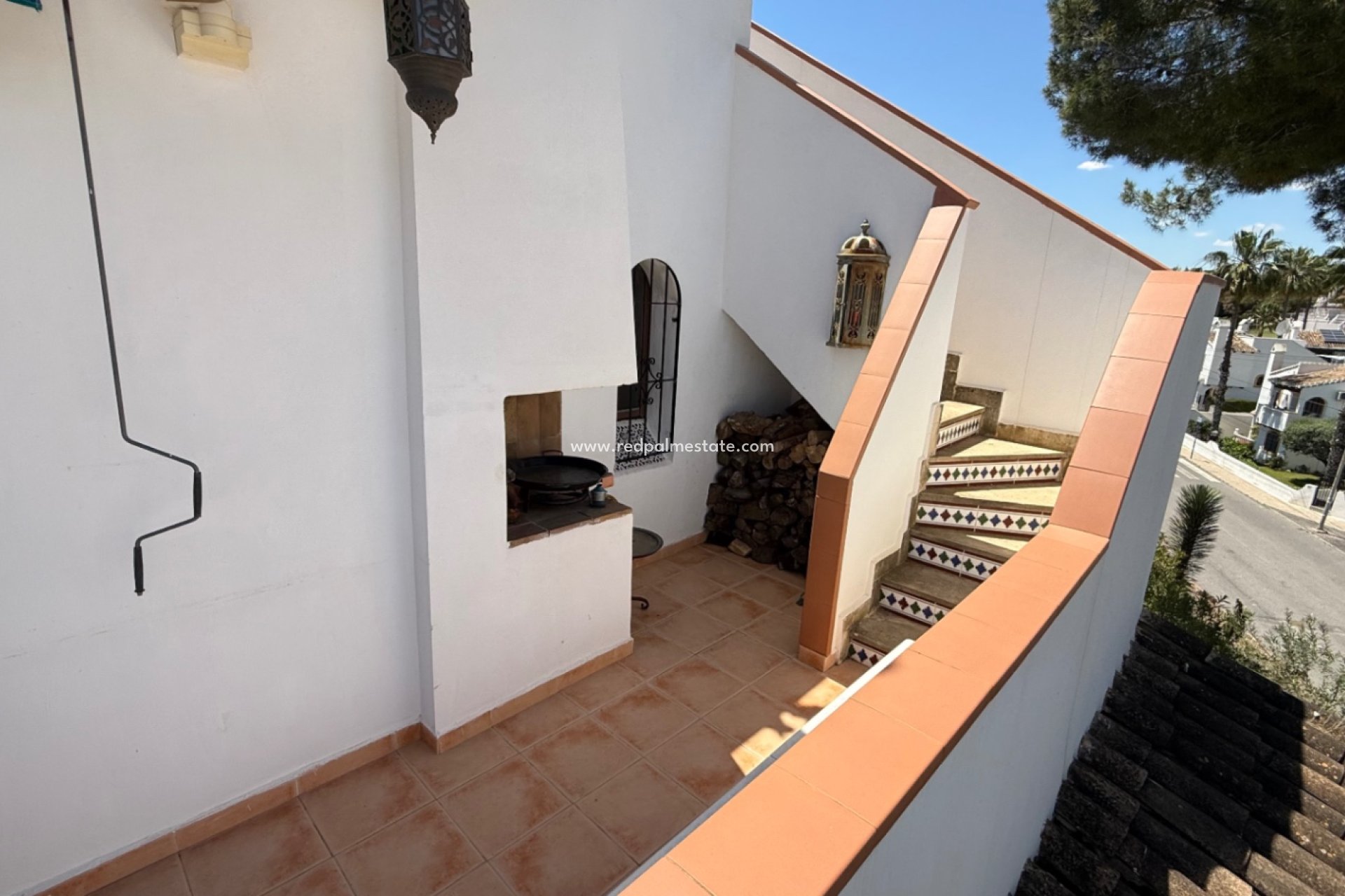 Resale - Villa -
Orihuela Costa - Inland