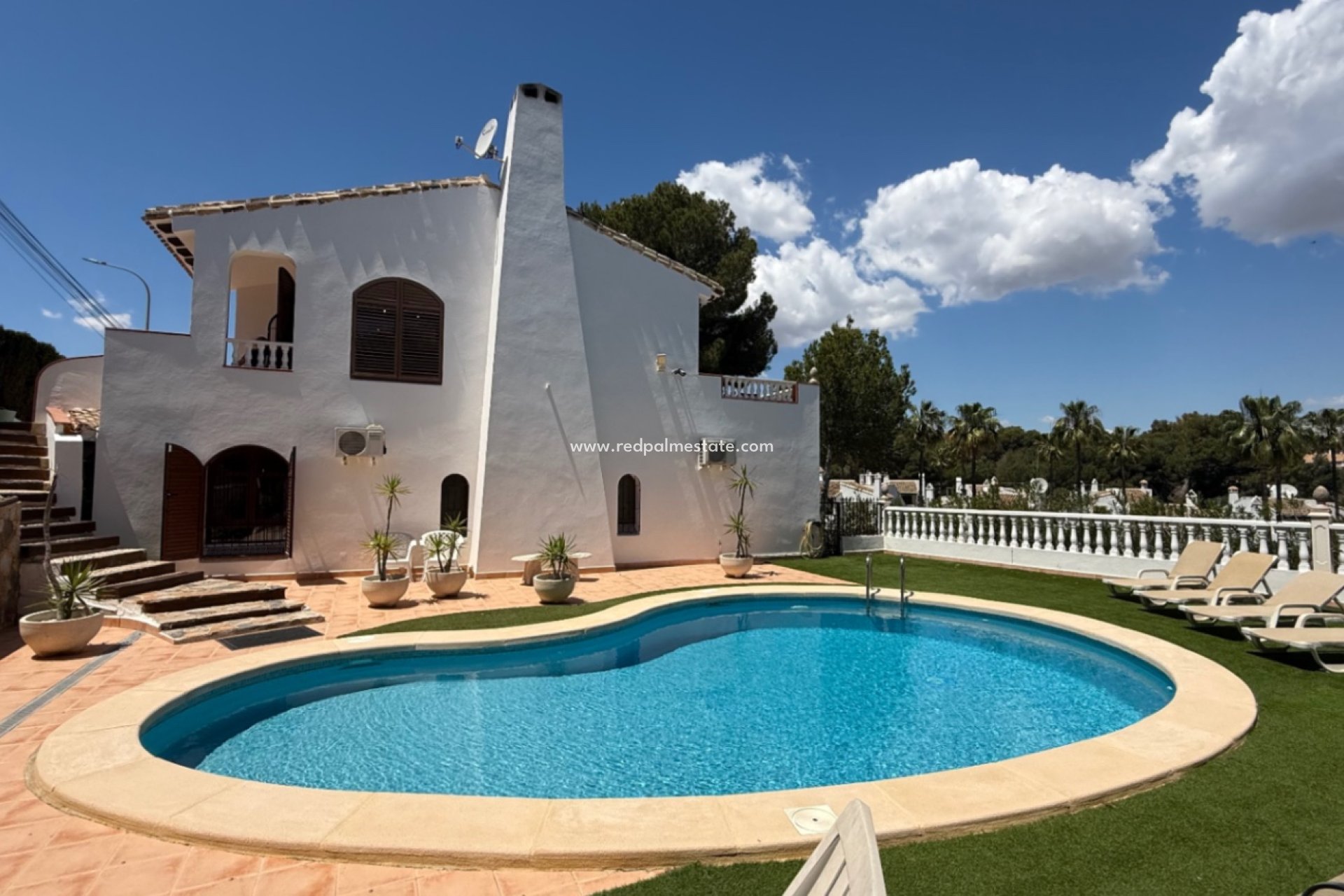 Resale - Villa -
Orihuela Costa - Inland