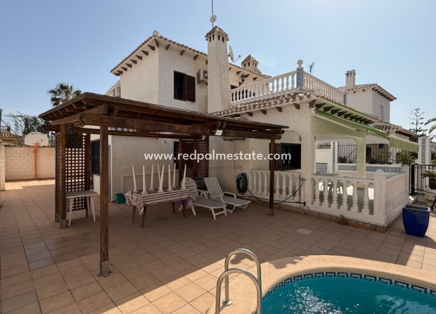 Resale - Villa -
Orihuela Costa - Inland