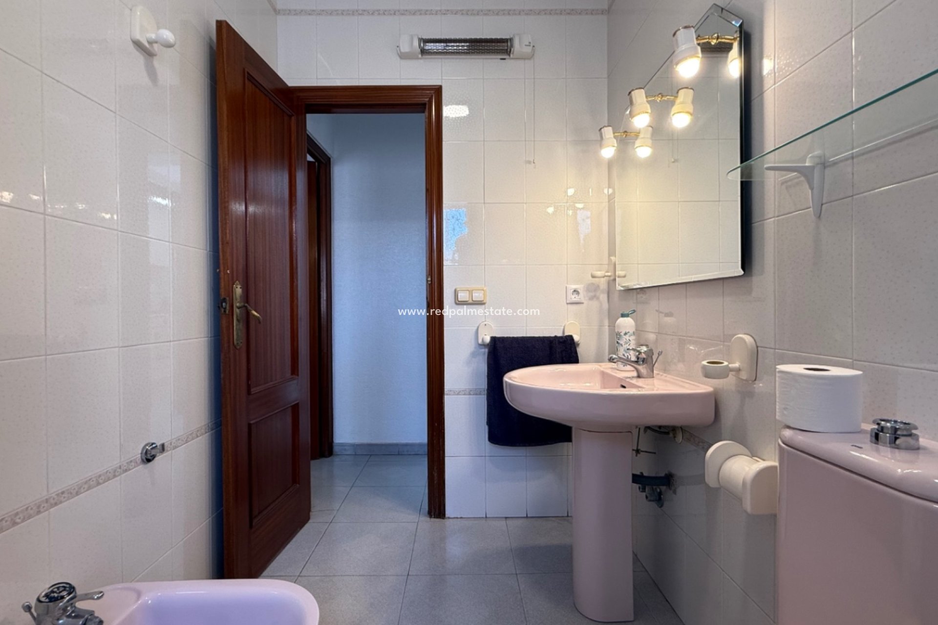 Resale - Villa -
Orihuela Costa - Inland