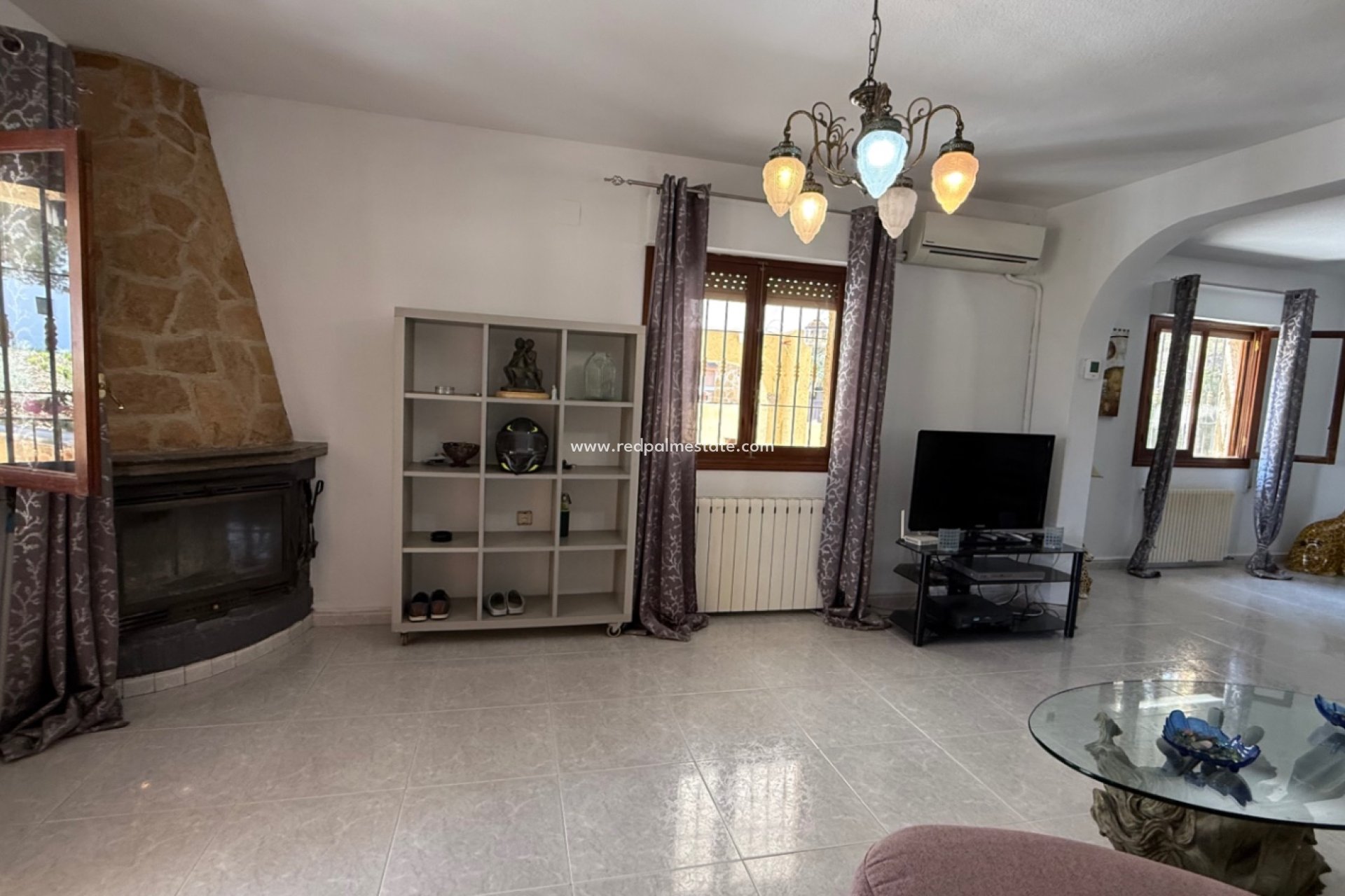 Resale - Villa -
Orihuela Costa - Inland