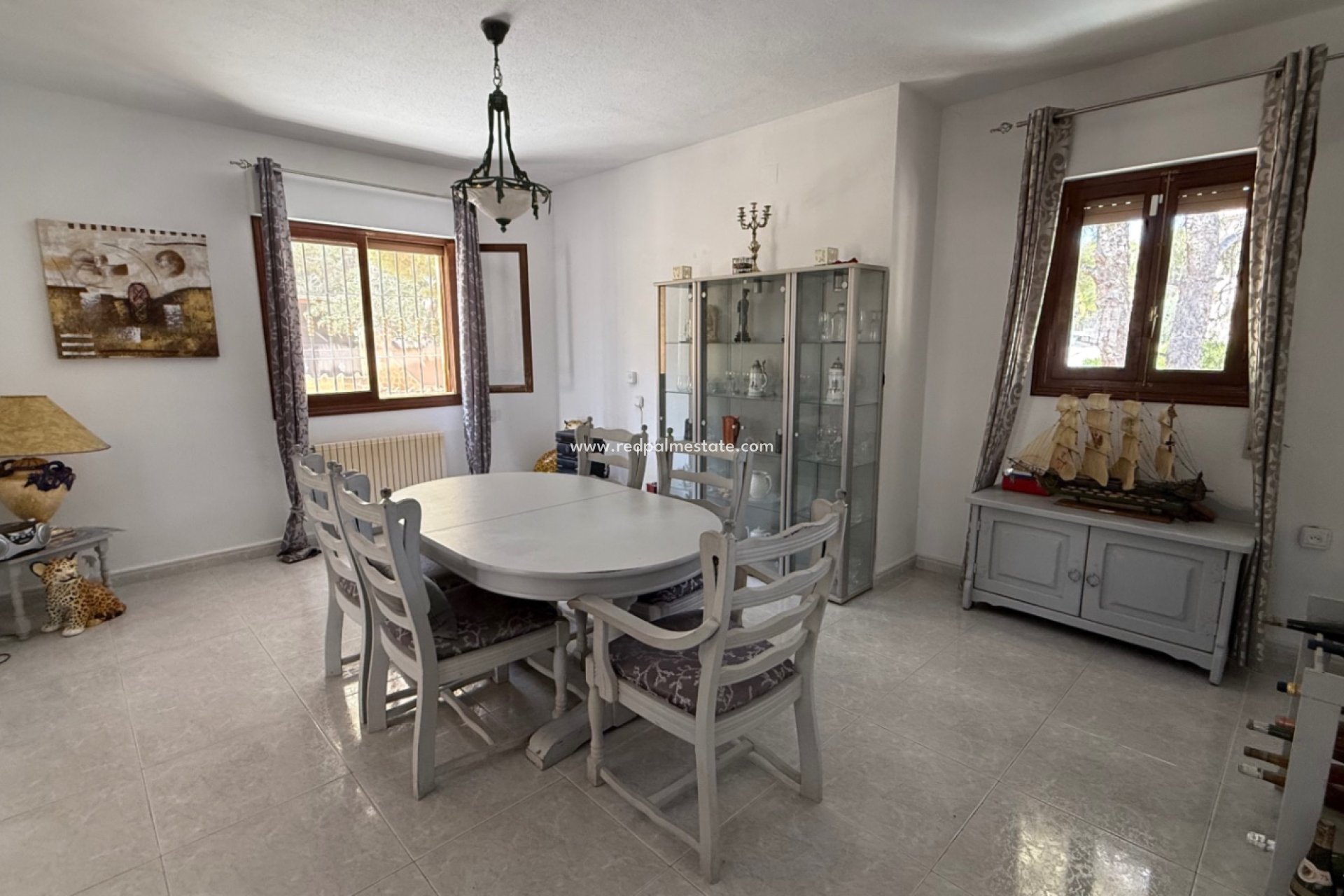 Resale - Villa -
Orihuela Costa - Inland