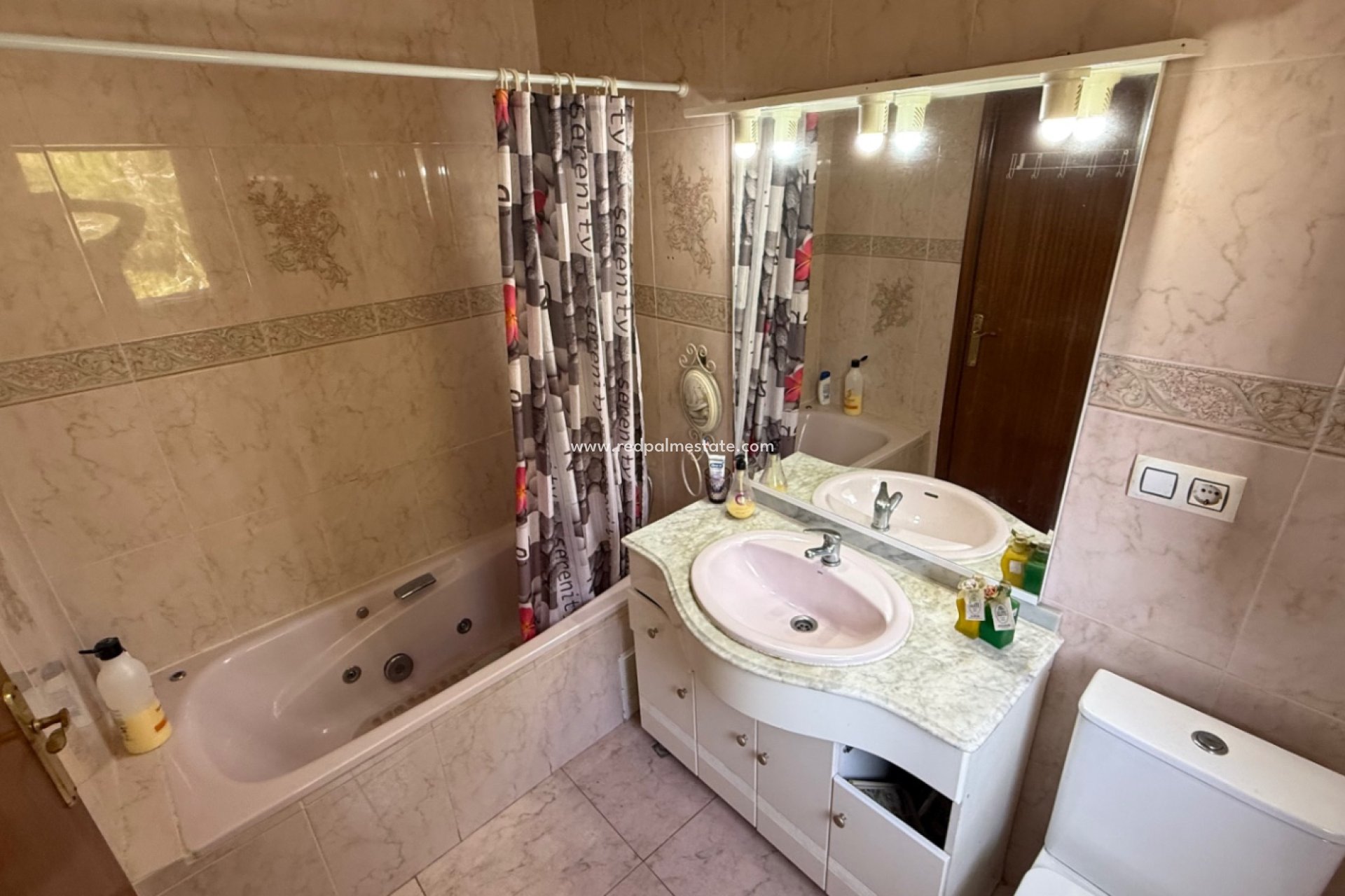 Resale - Villa -
Orihuela Costa - Inland