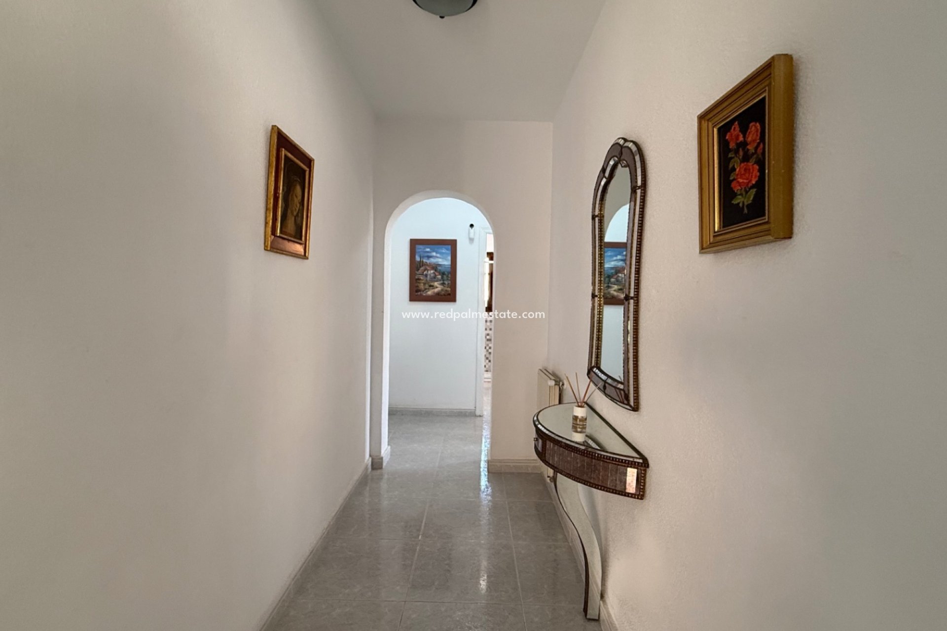 Resale - Villa -
Orihuela Costa - Inland