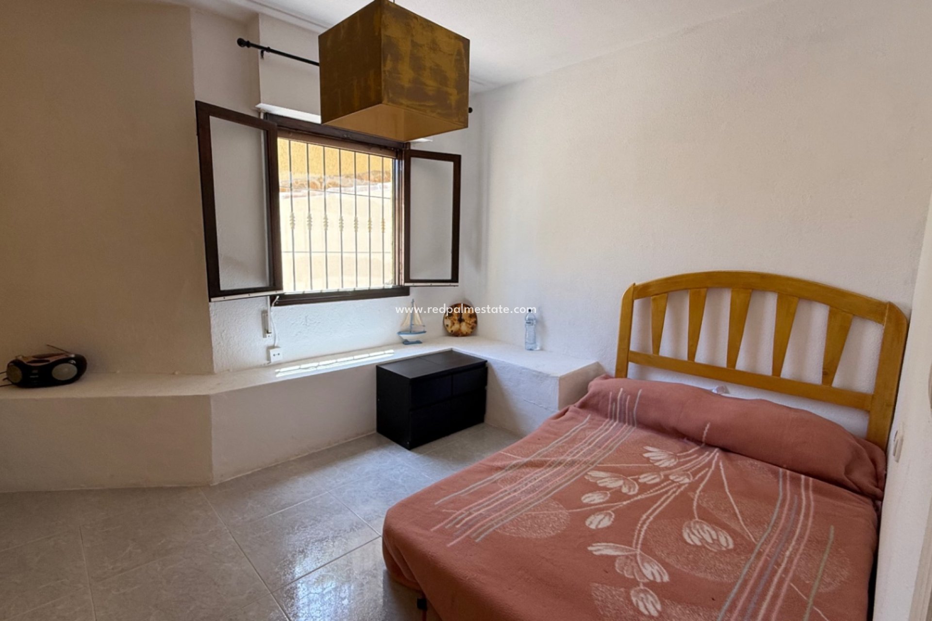 Resale - Villa -
Orihuela Costa - Inland