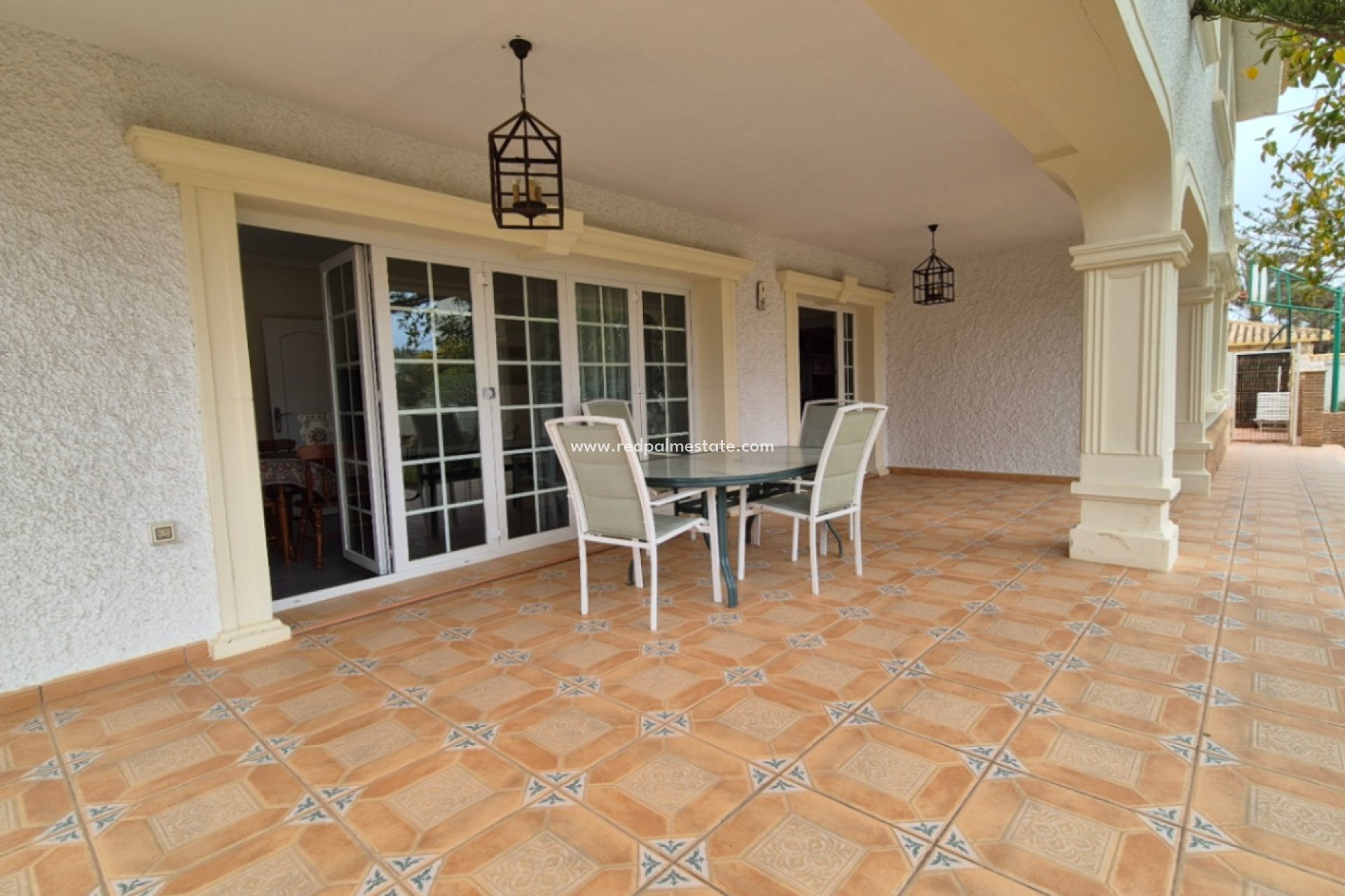 Resale - Villa -
Orihuela Costa - Inland