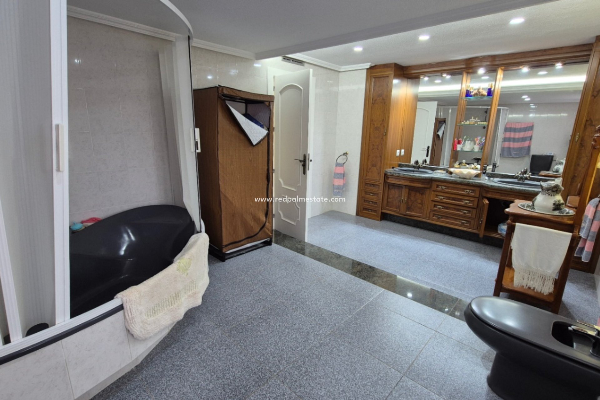 Resale - Villa -
Orihuela Costa - Inland