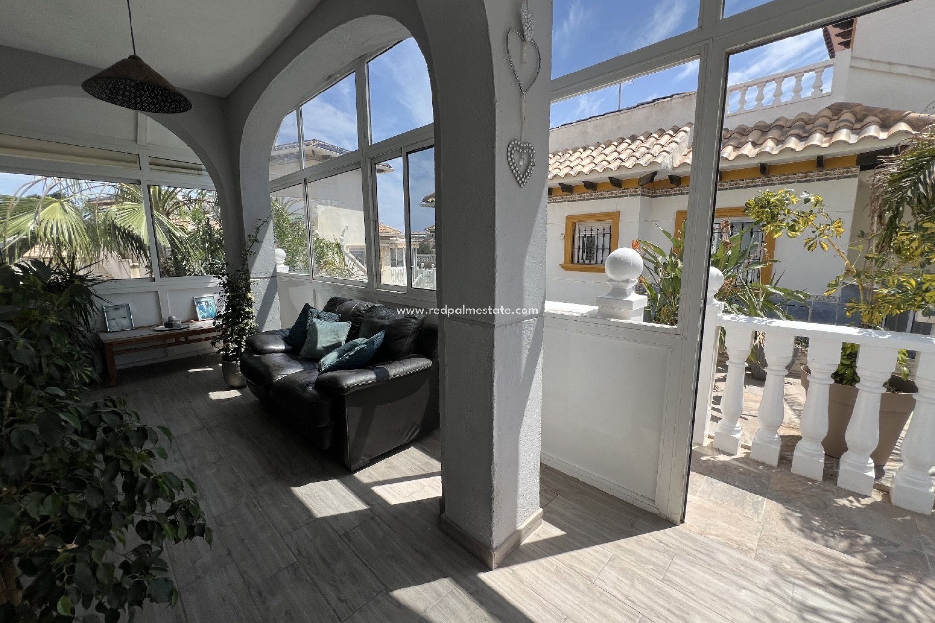 Resale - Villa -
Orihuela Costa - Inland