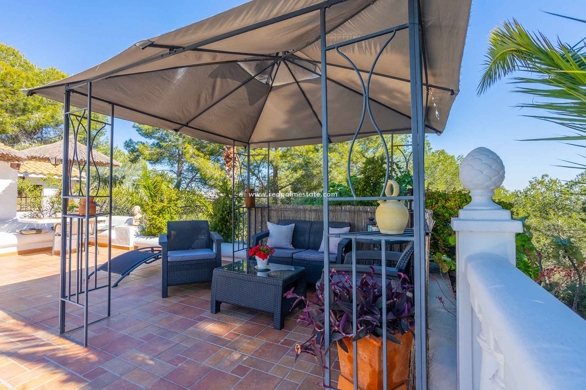 Resale - Villa -
Orihuela Costa - Inland