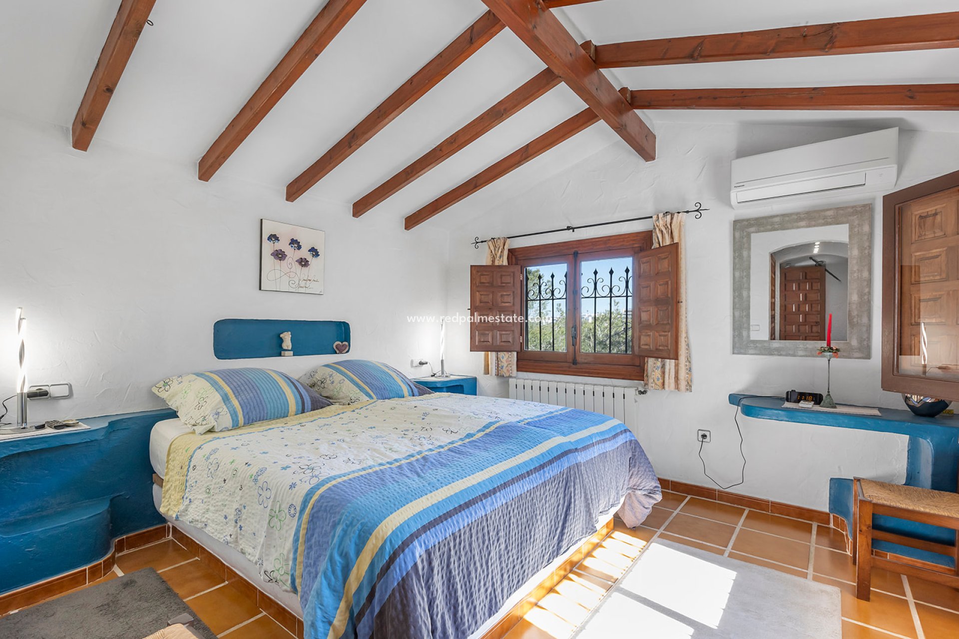 Resale - Villa -
Orihuela Costa - Inland