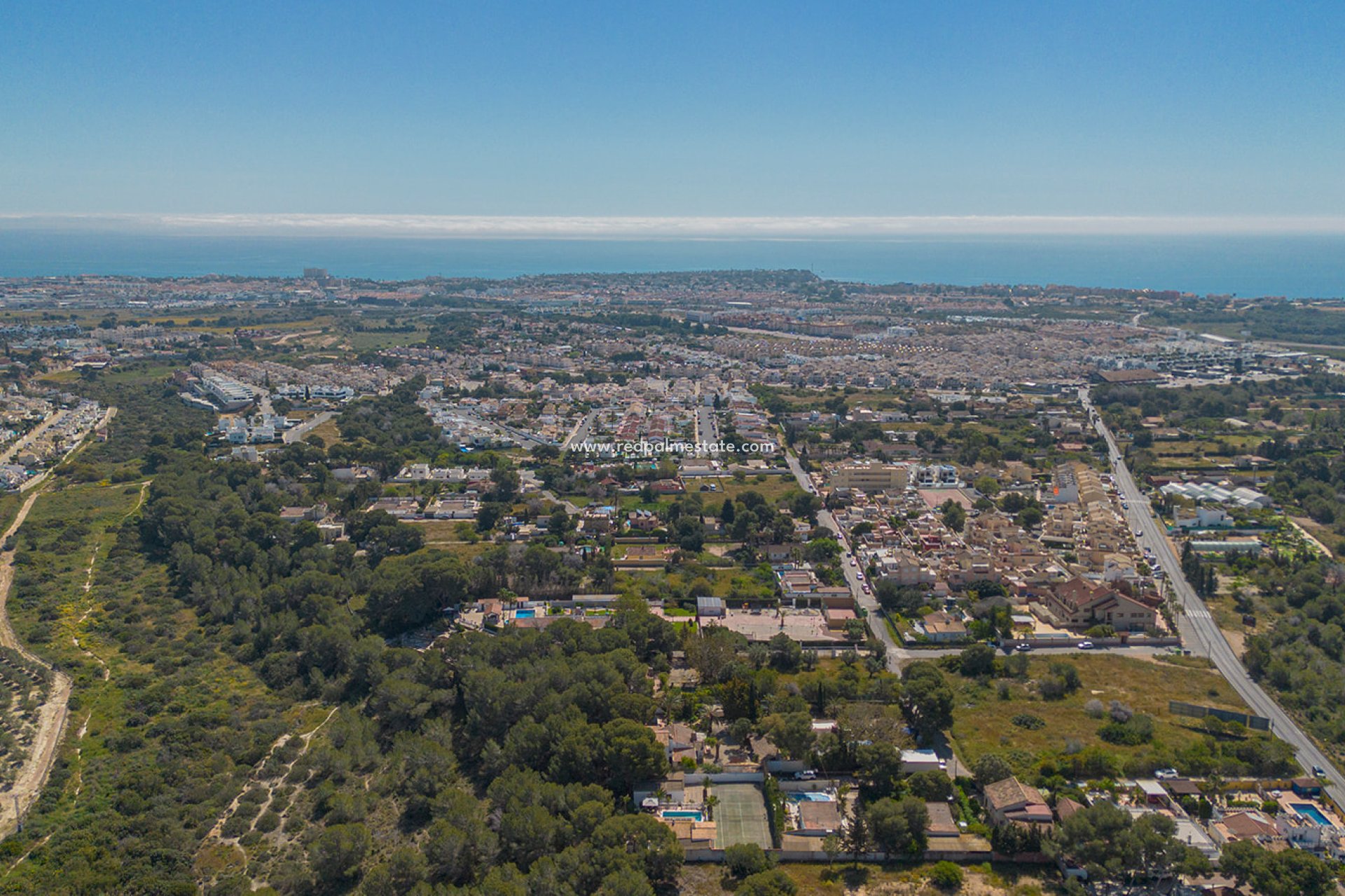 Resale - Villa -
Orihuela Costa - Inland
