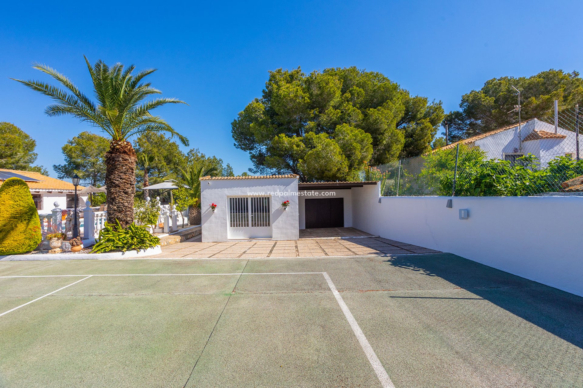 Resale - Villa -
Orihuela Costa - Inland