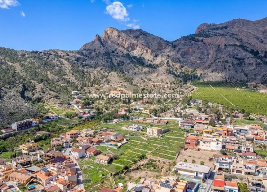 Resale - Villa -
Orihuela Costa - Inland
