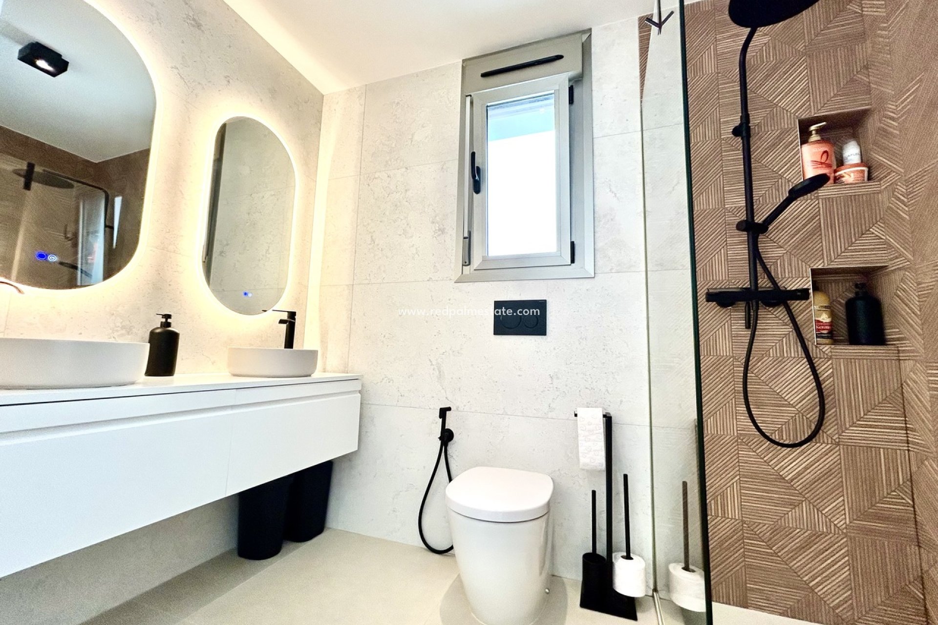 Resale - Villa -
Orihuela Costa - Inland