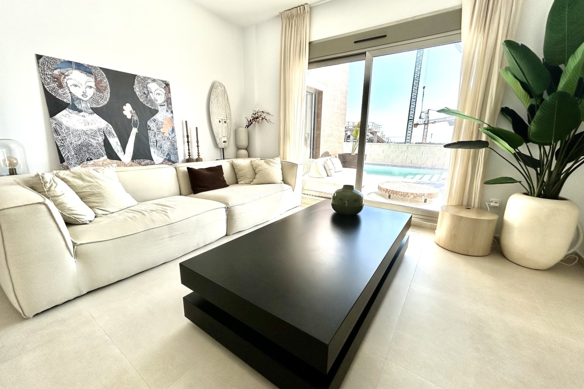 Resale - Villa -
Orihuela Costa - Inland