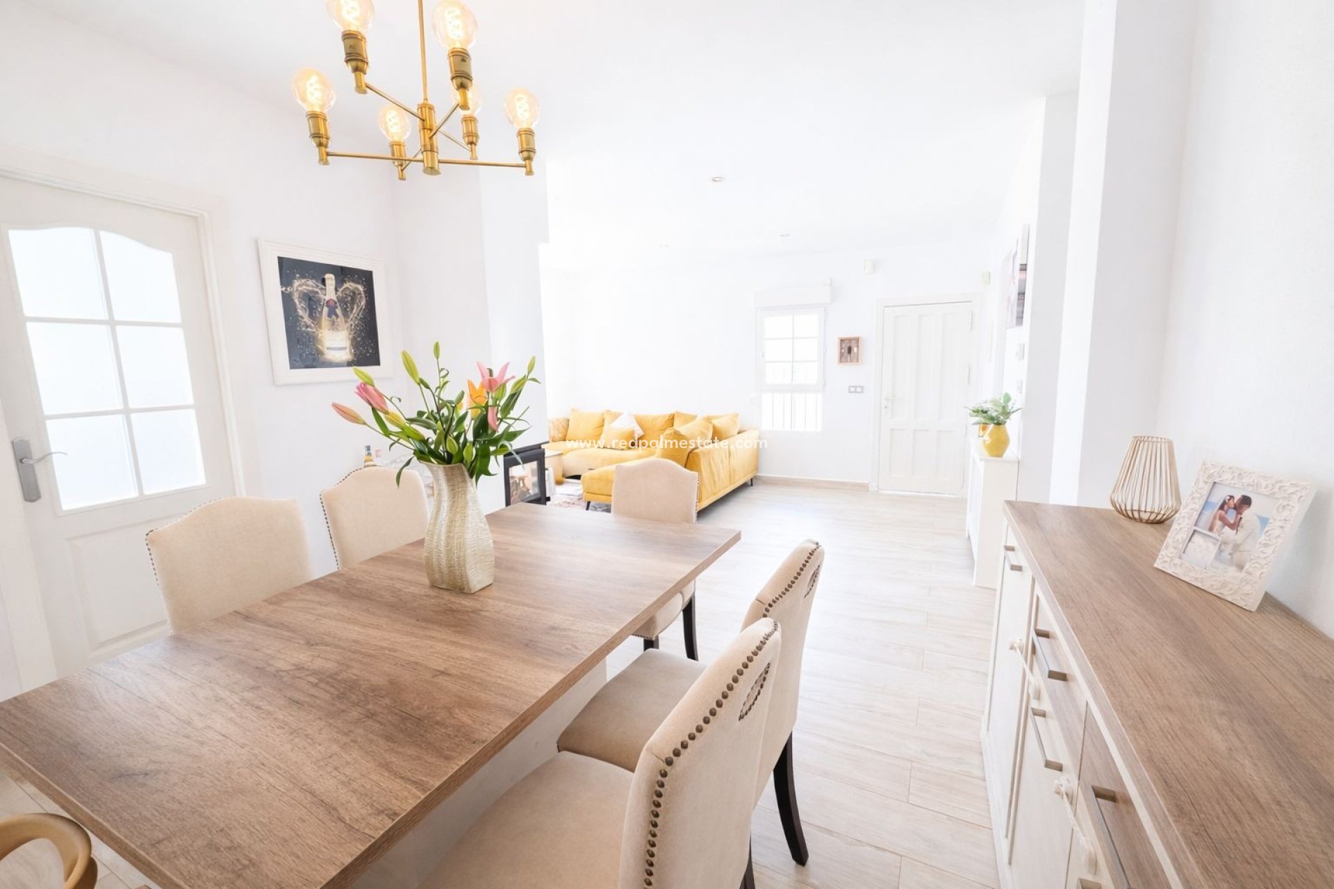 Resale - Villa -
Orihuela Costa - Inland