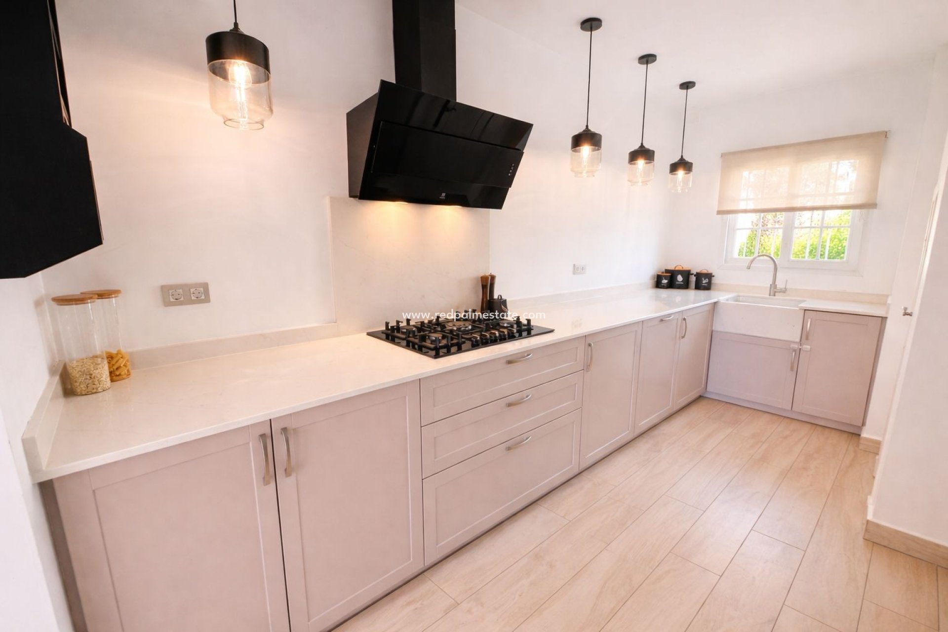 Resale - Villa -
Orihuela Costa - Inland