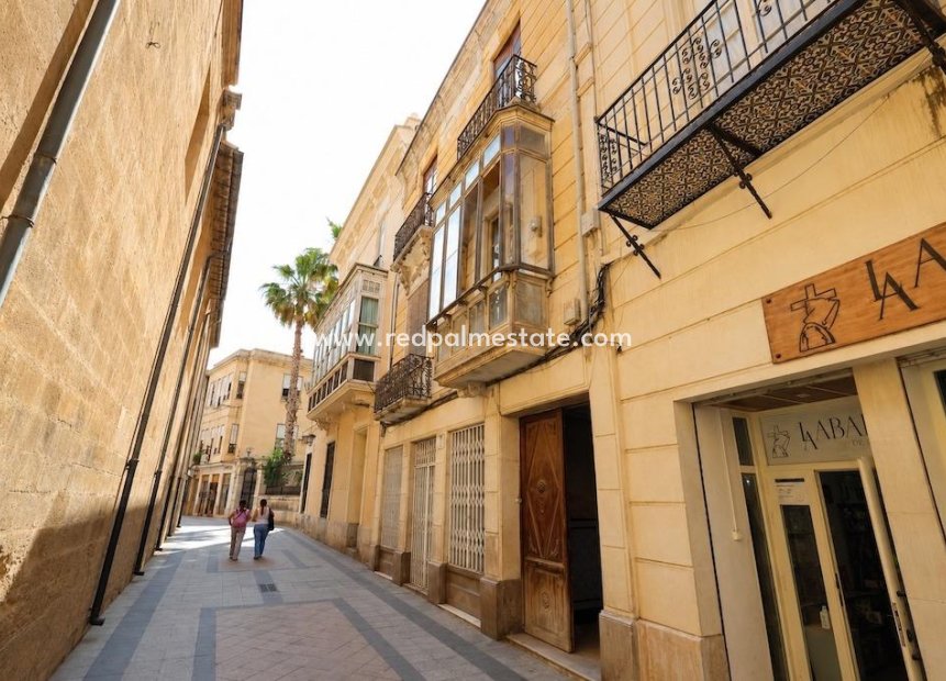 Resale - Villa -
Orihuela Costa - Inland