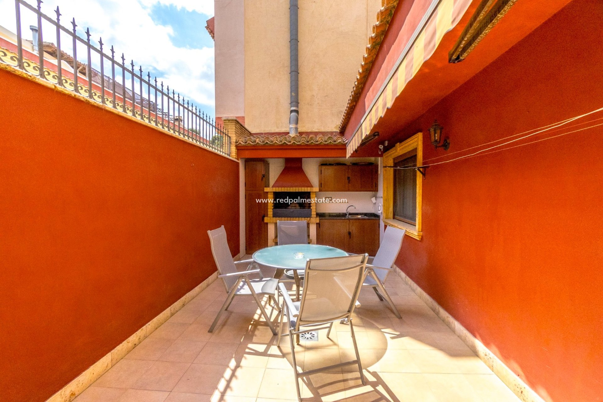 Resale - Villa -
Orihuela Costa - La Aparecida