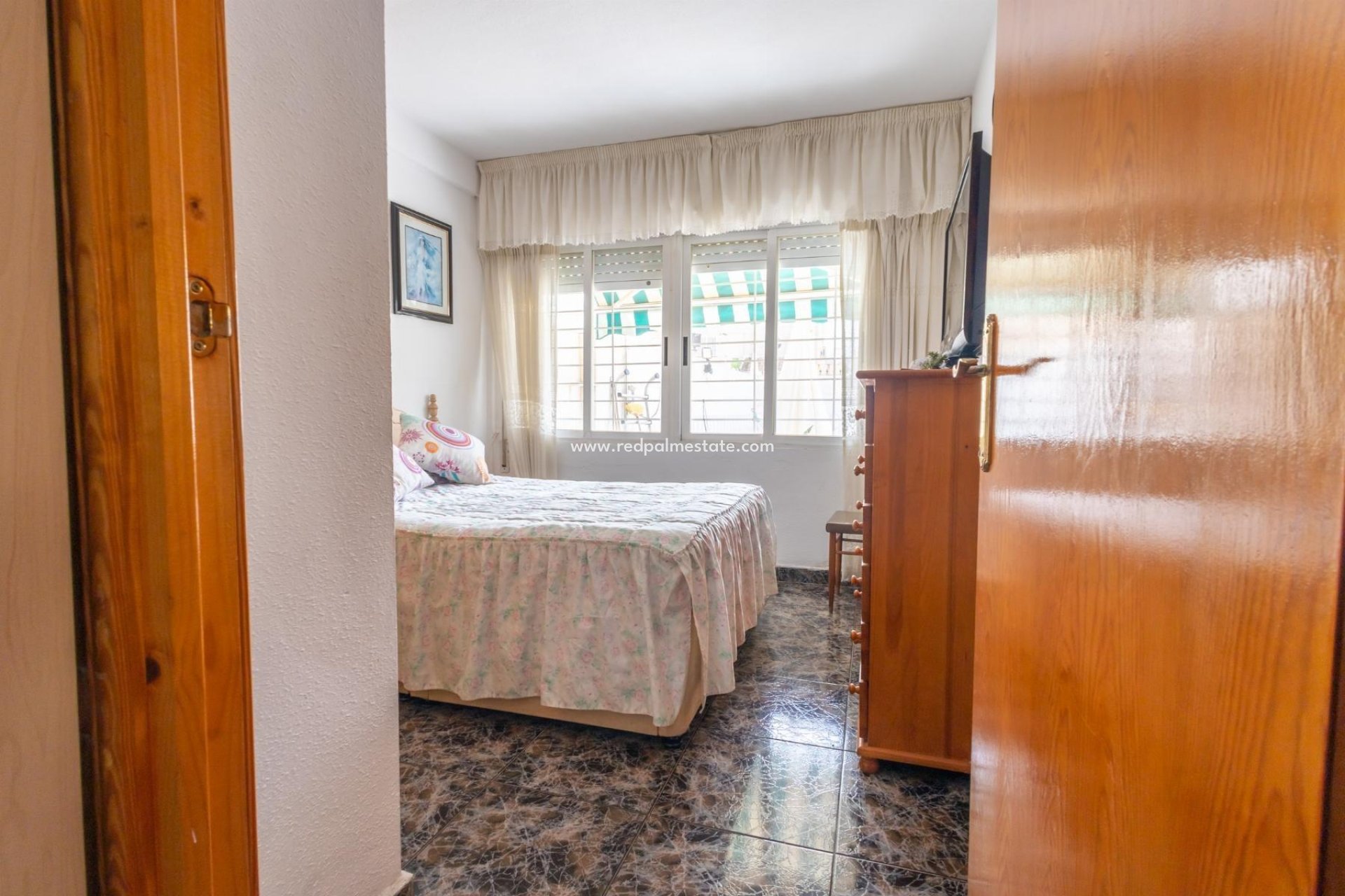 Resale - Villa -
Orihuela Costa - La Aparecida