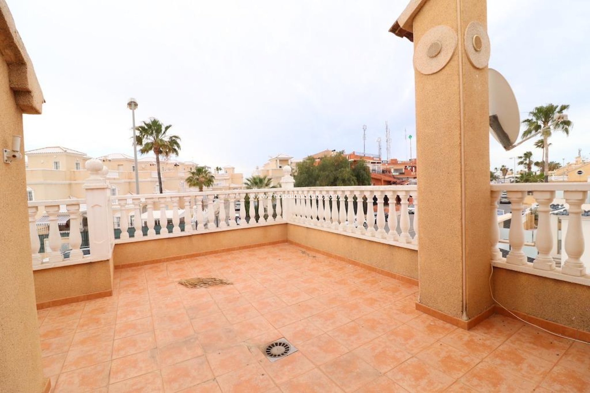 Resale - Villa -
Orihuela Costa - La Florida