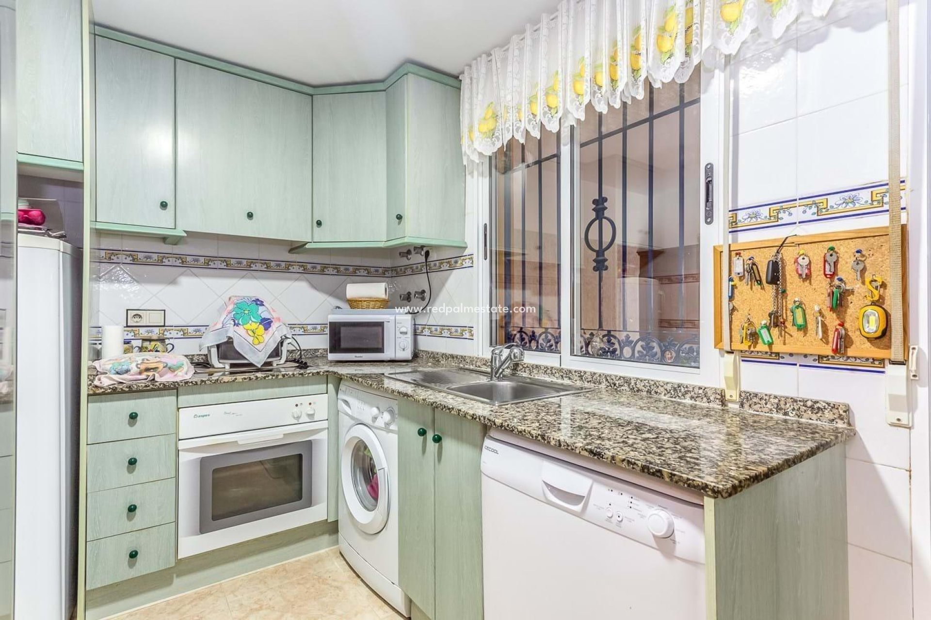 Resale - Villa -
Orihuela Costa - La Florida