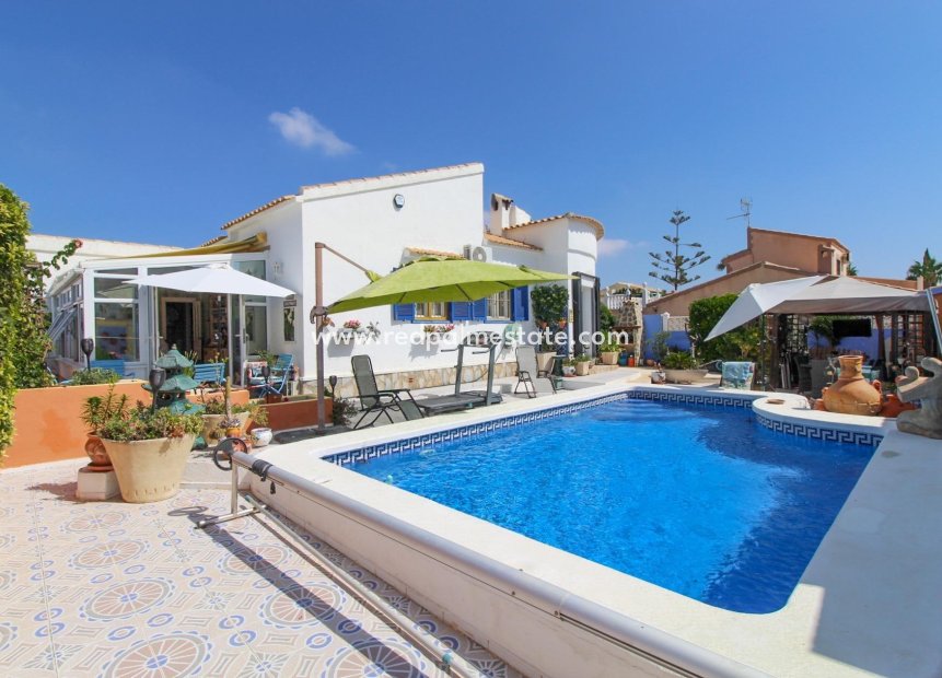 Resale - Villa -
Orihuela Costa - La Florida