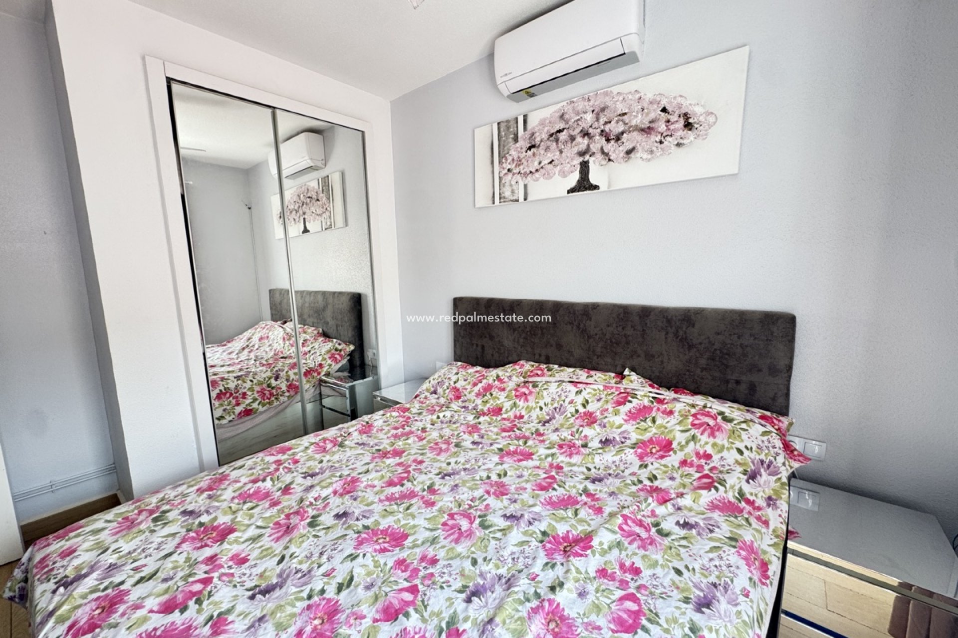 Resale - Villa -
Orihuela Costa - La Florida