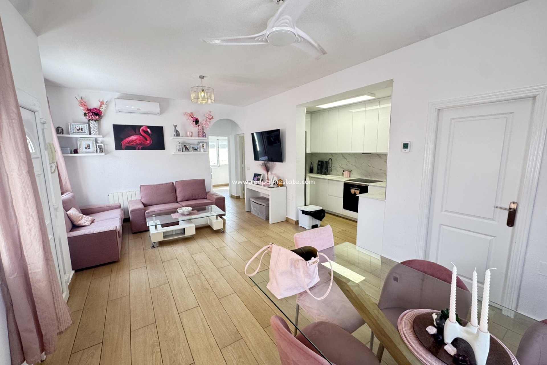 Resale - Villa -
Orihuela Costa - La Florida