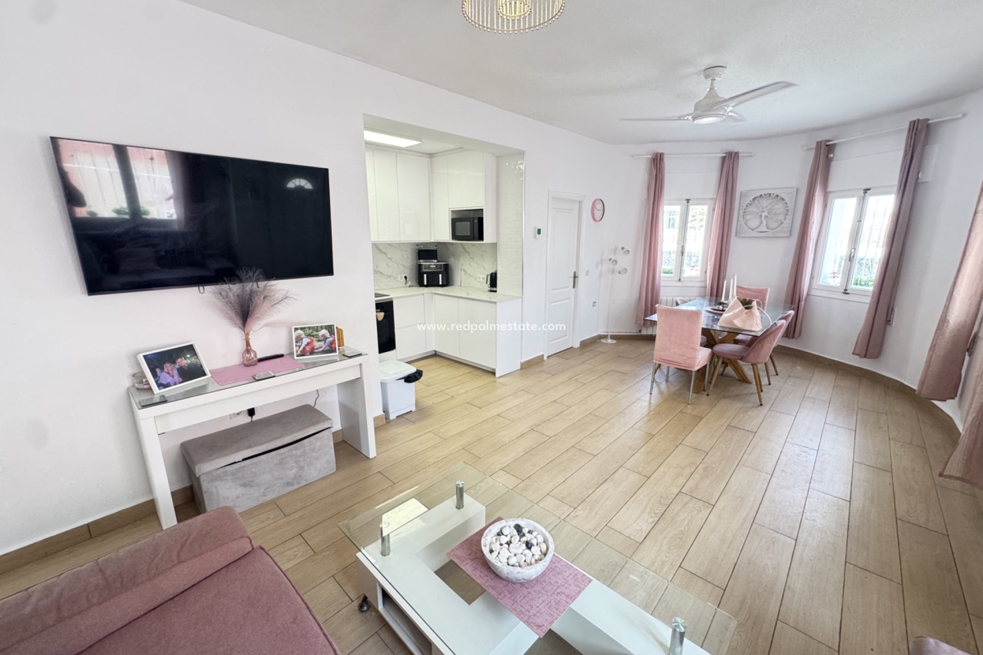 Resale - Villa -
Orihuela Costa - La Florida