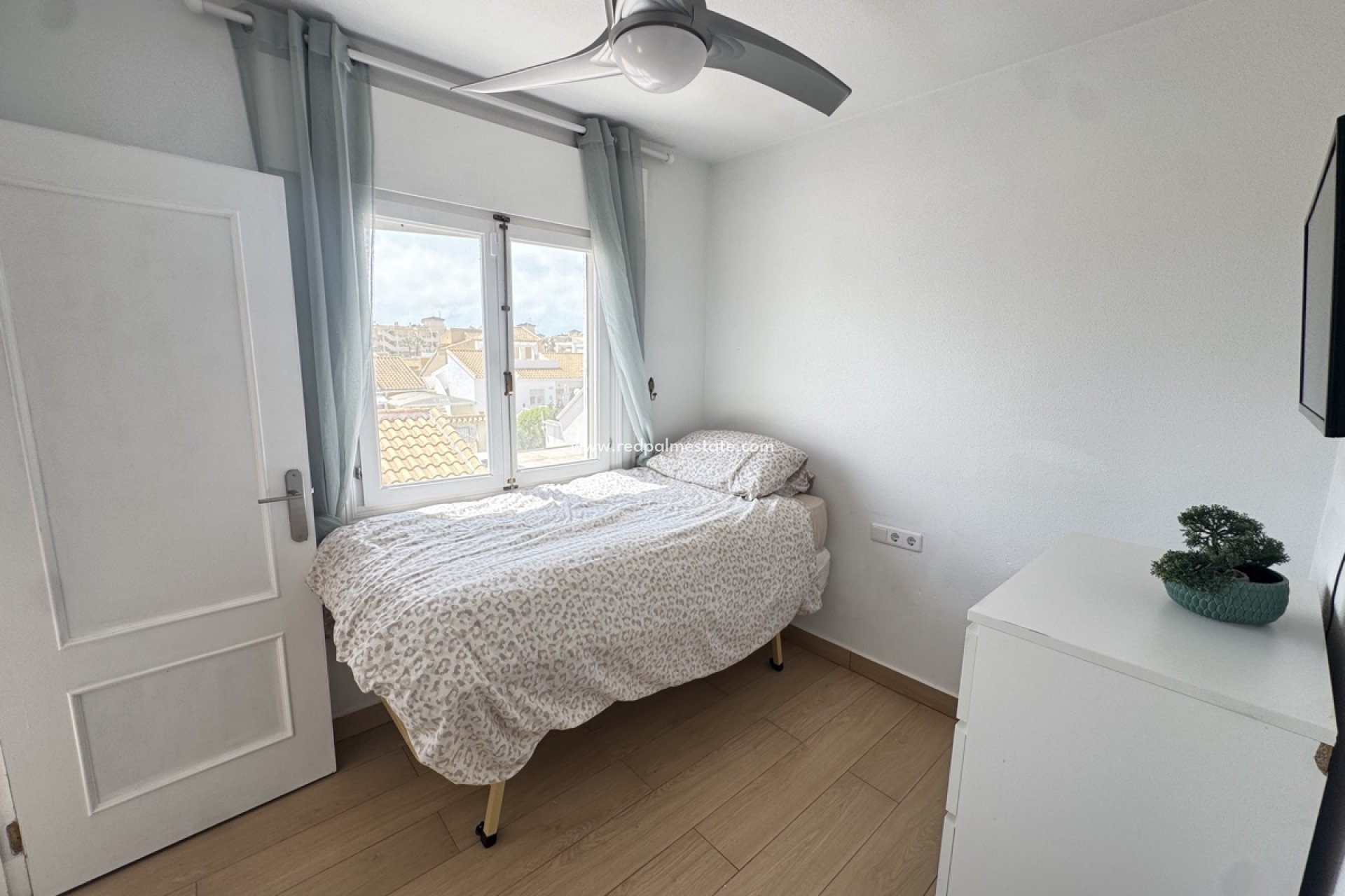 Resale - Villa -
Orihuela Costa - La Florida