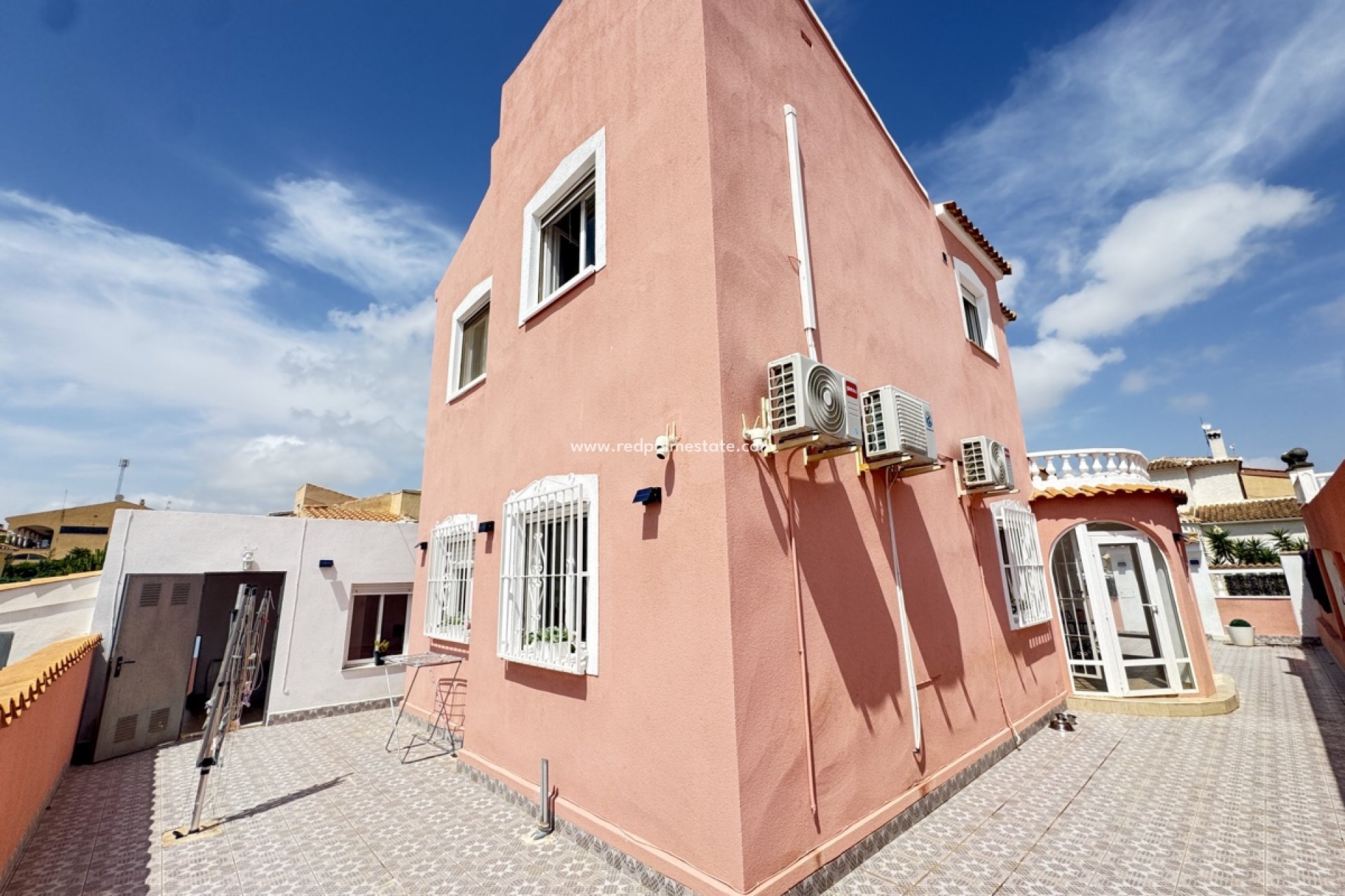 Resale - Villa -
Orihuela Costa - La Florida