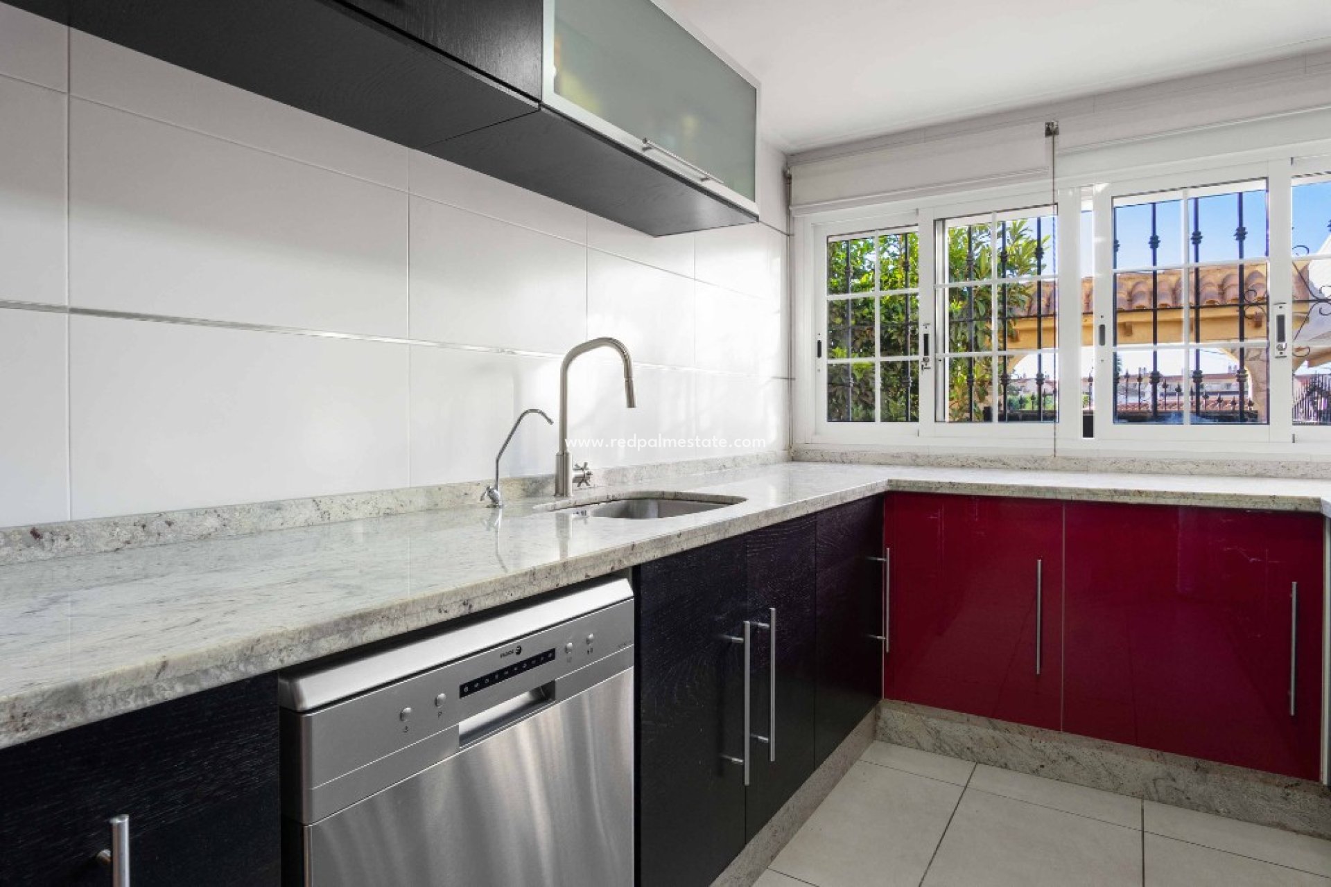 Resale - Villa -
Orihuela Costa - La Florida