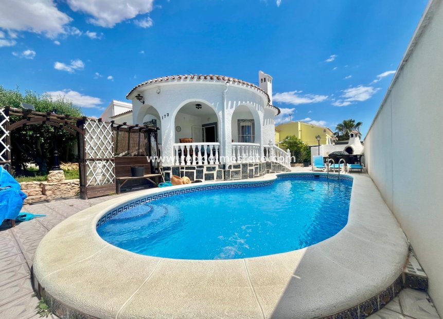 Resale - Villa -
Orihuela Costa - La Florida
