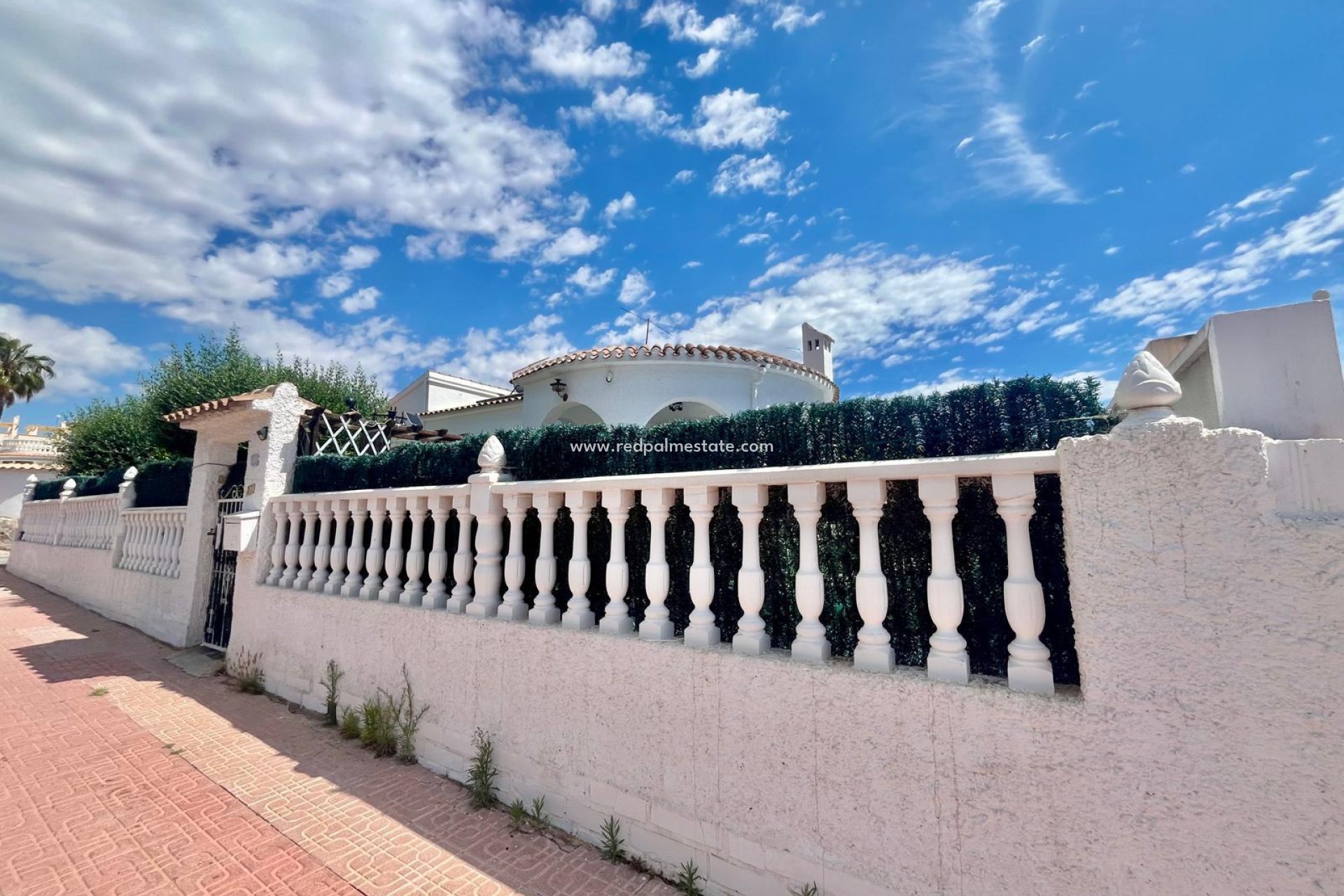 Resale - Villa -
Orihuela Costa - La Florida